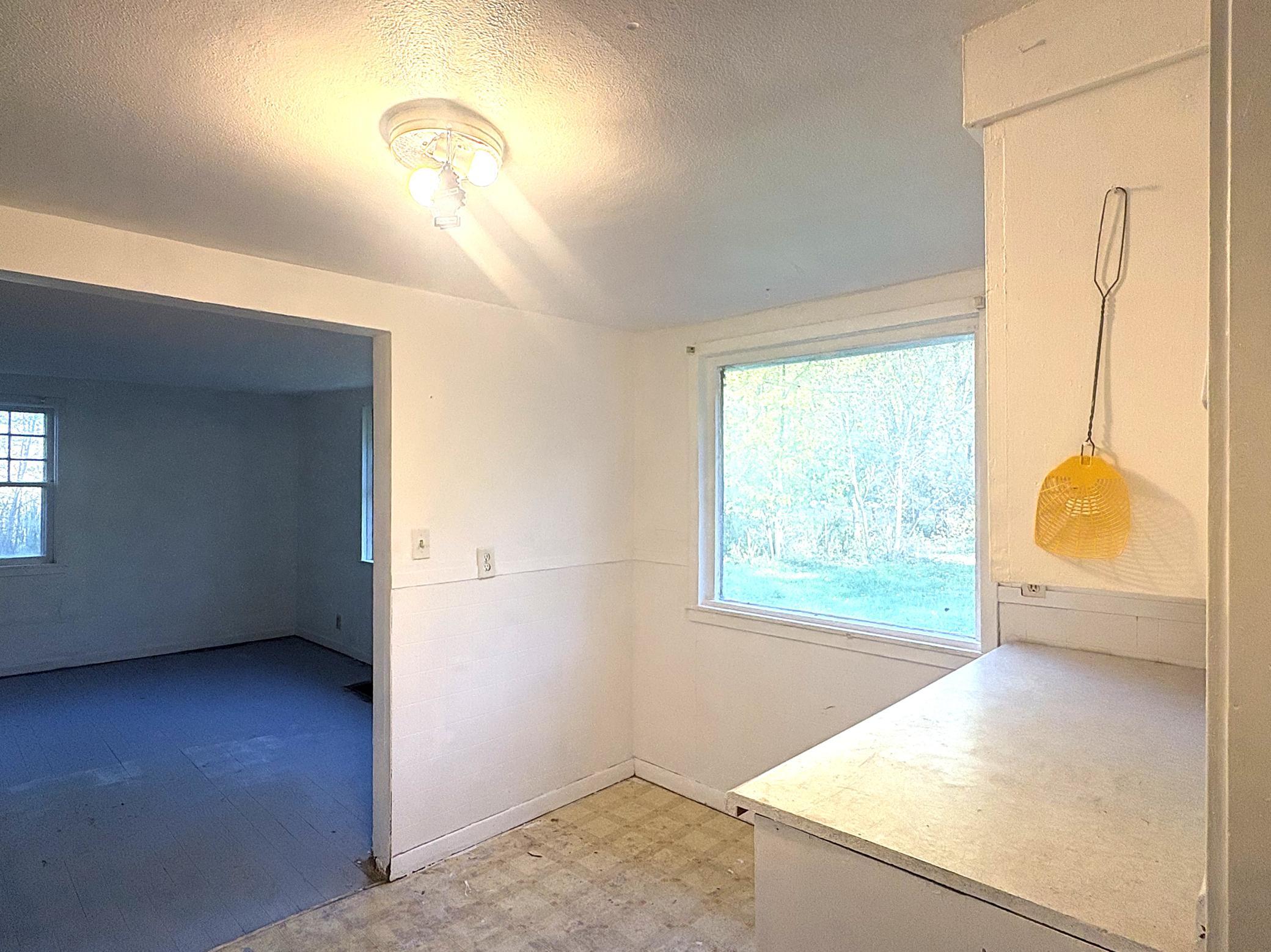 1962 single family home for sale at 415 W Adolphus Avenue in Fergus Falls, MN — 2 bed, 1 bath (photo 8 of 19)