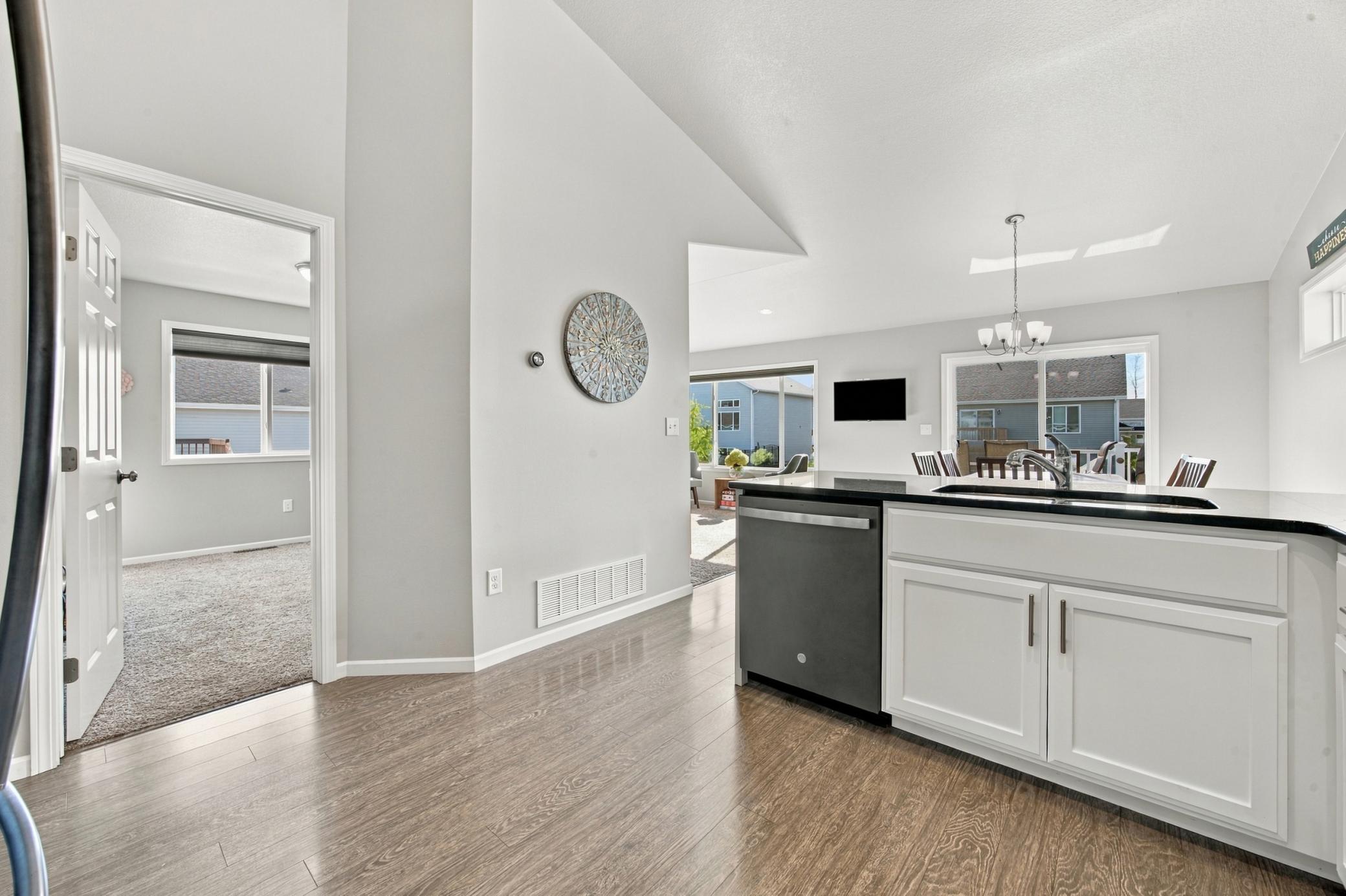 2016 single family home for sale at 6218 61st Avenue S in Fargo, ND — 4 bed, 2 bath (photo 10 of 45)