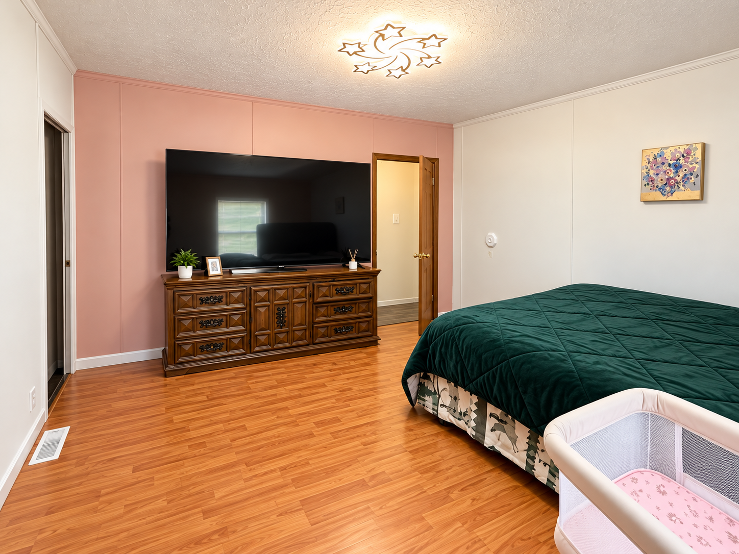2000 single family home for sale at 1003 2 Avenue E in West Fargo, ND — 3 bed, 2 bath (photo 12 of 25)