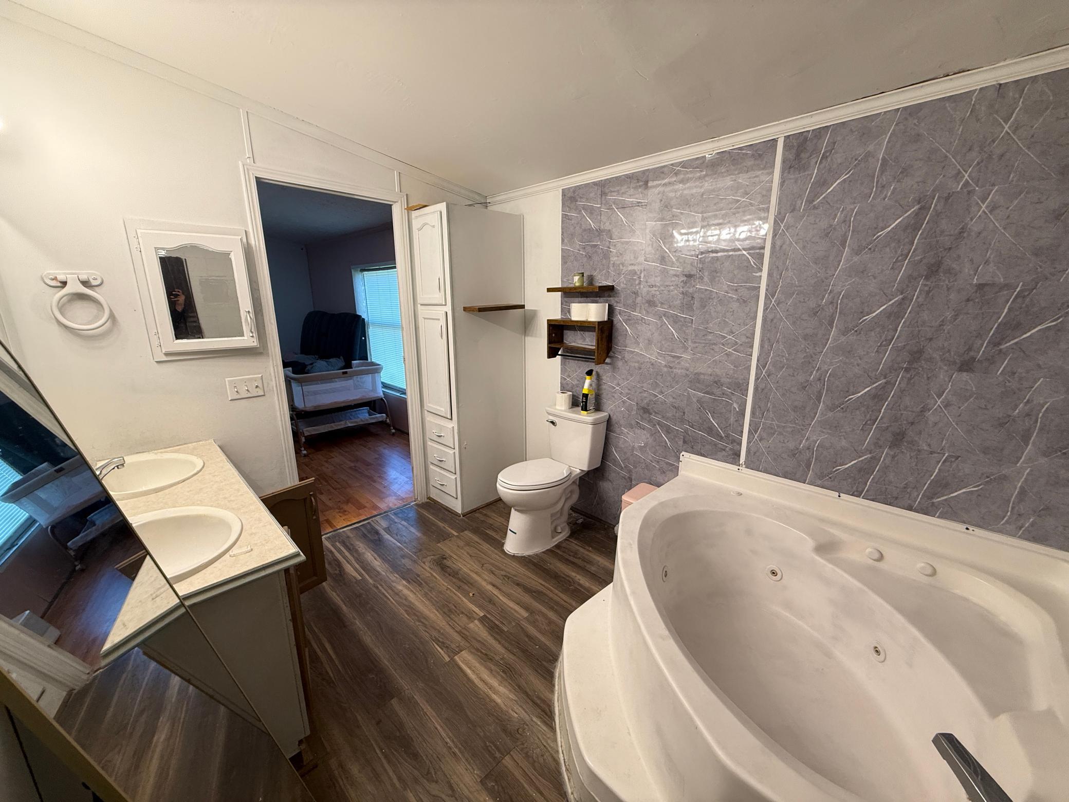 2000 single family home for sale at 1003 2 Avenue E in West Fargo, ND — 3 bed, 2 bath (photo 13 of 25)