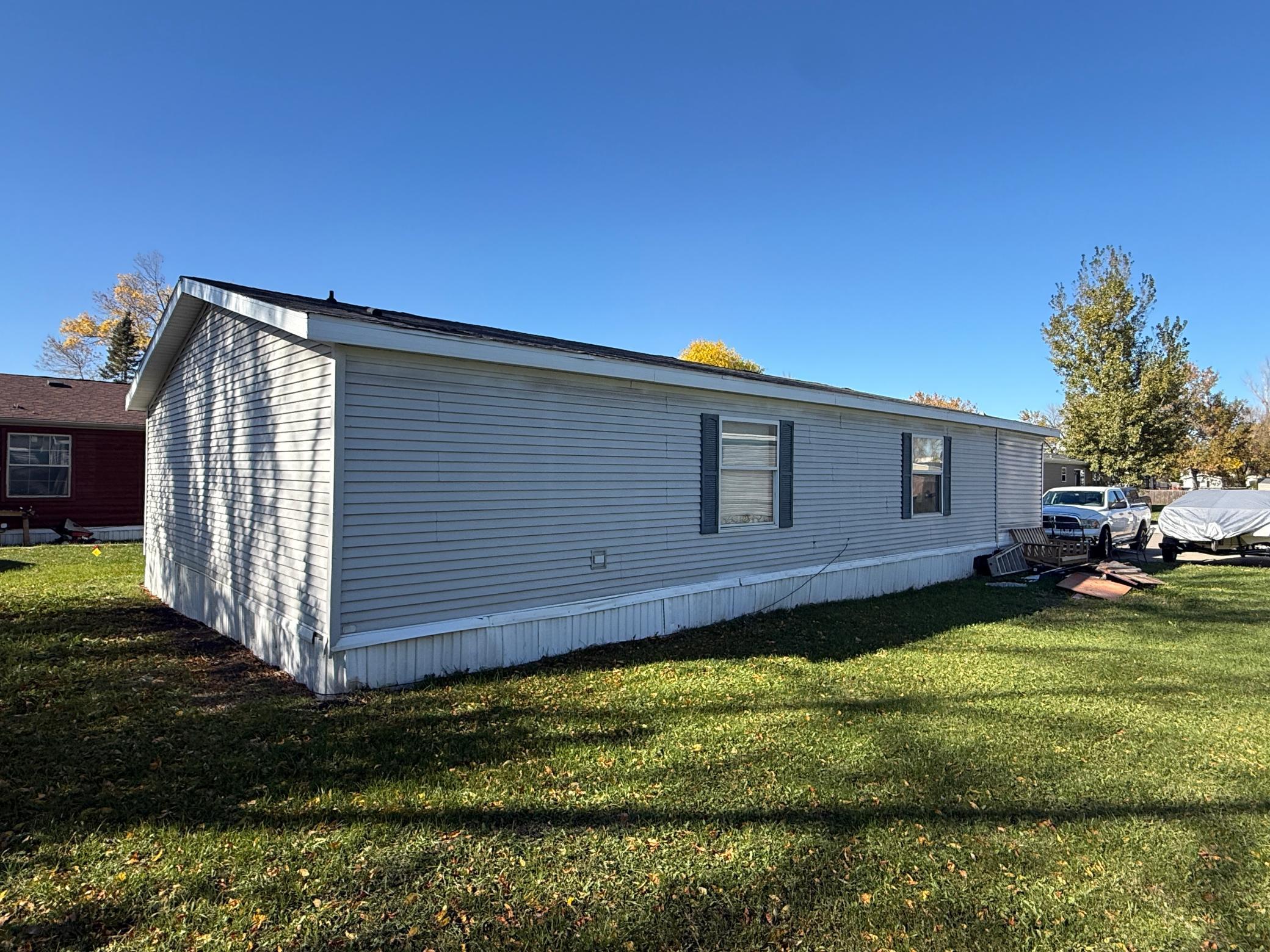 2000 single family home for sale at 1003 2 Avenue E in West Fargo, ND — 3 bed, 2 bath (photo 24 of 25)