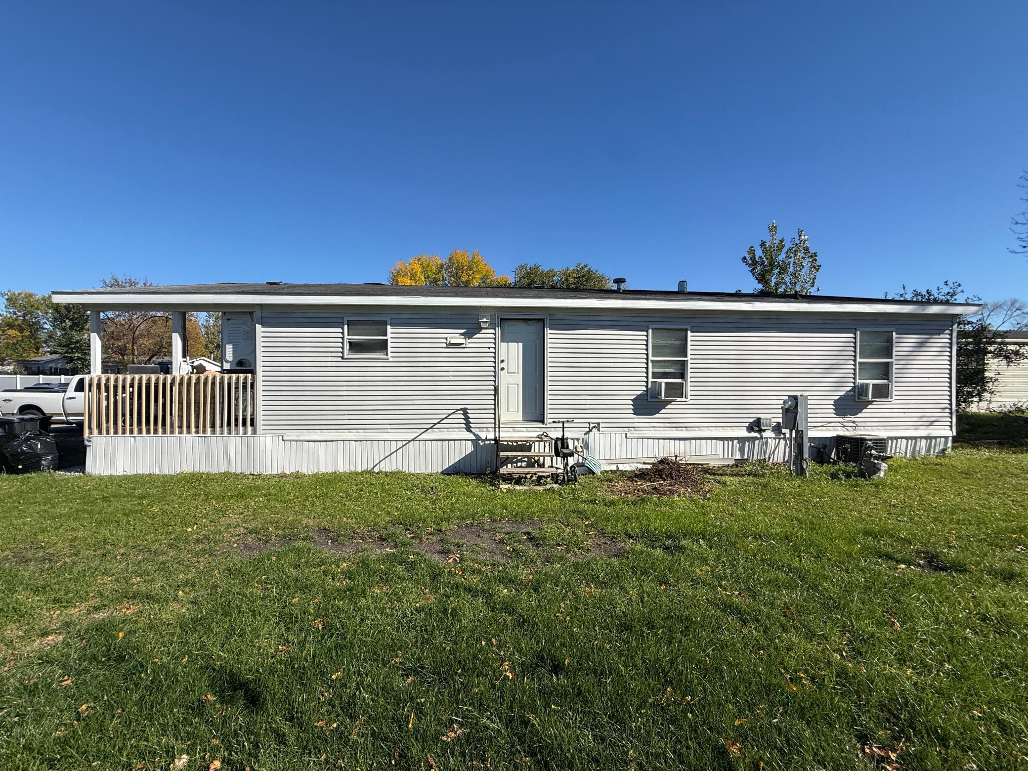 2000 single family home for sale at 1003 2 Avenue E in West Fargo, ND — 3 bed, 2 bath (photo 25 of 25)