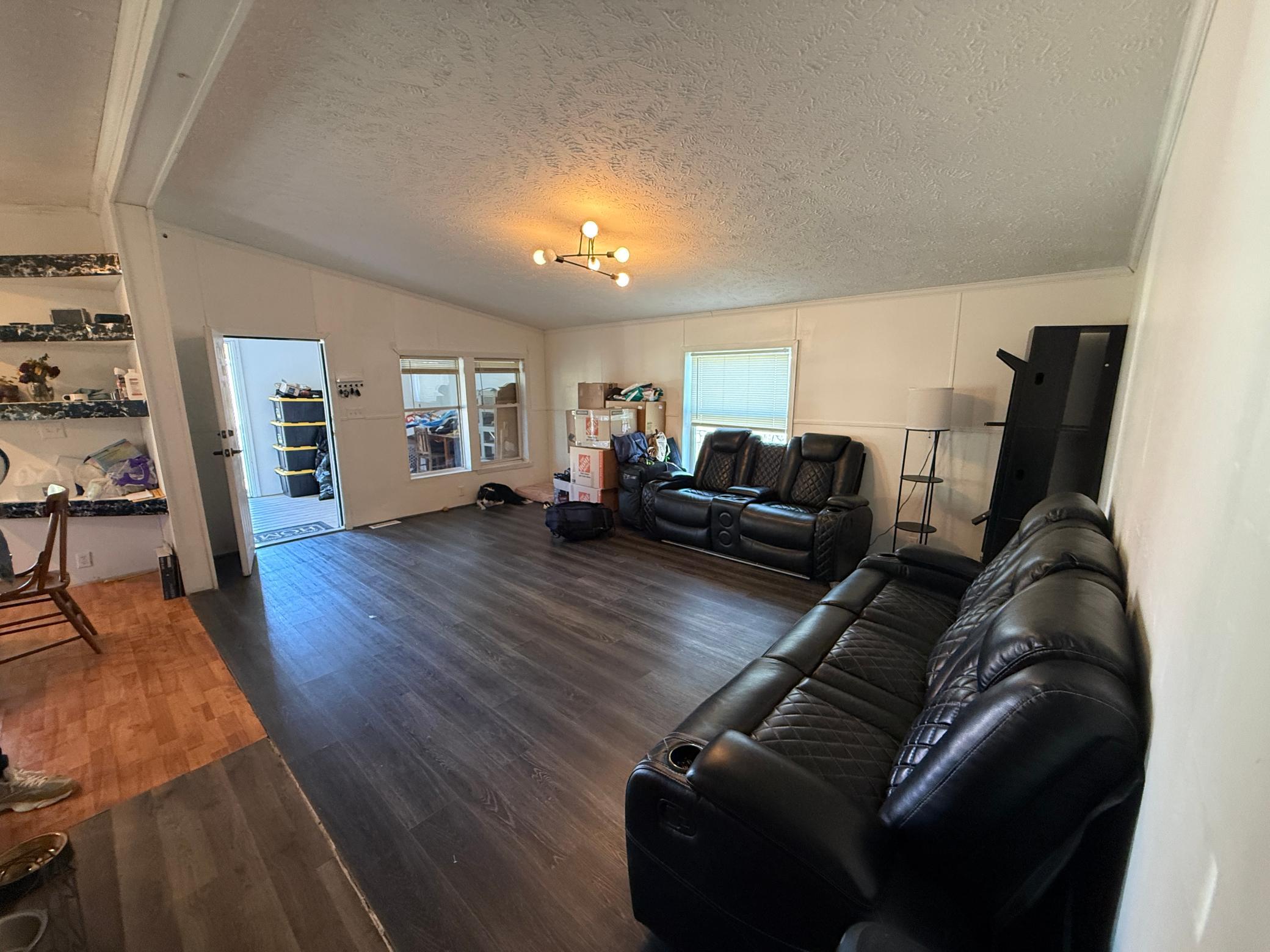 2000 single family home for sale at 1003 2 Avenue E in West Fargo, ND — 3 bed, 2 bath (photo 8 of 25)
