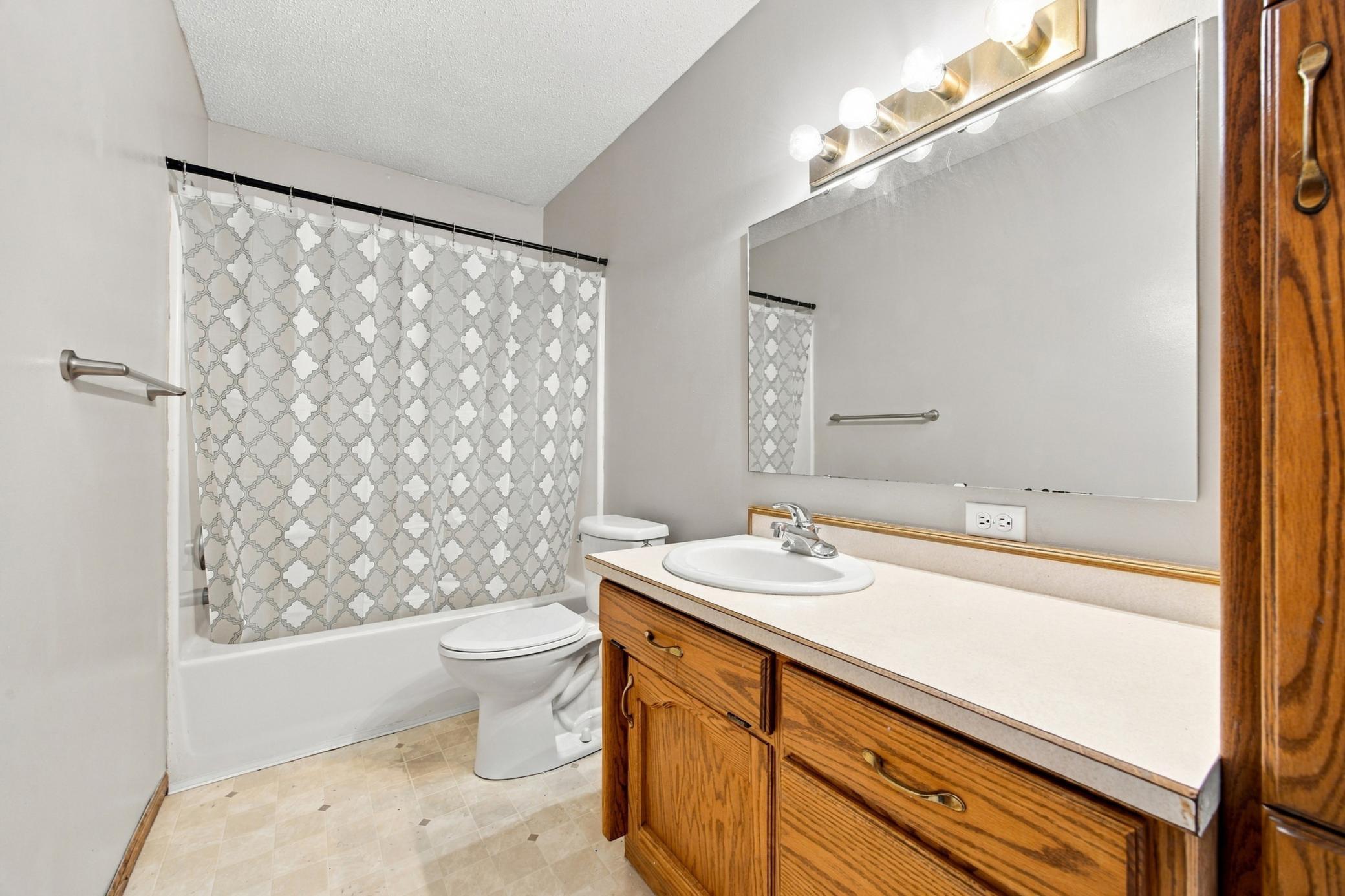 1993 single family home for sale at 816 9th Avenue NE in Dilworth, MN — 5 bed, 3 bath (photo 24 of 30)