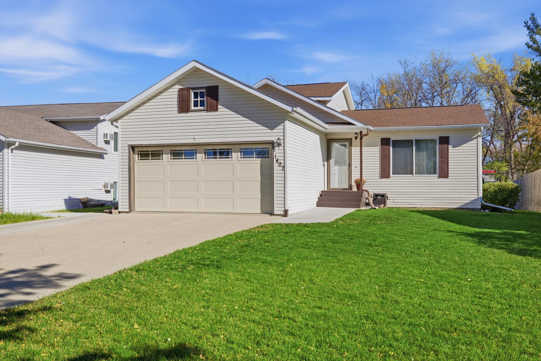 1407 7th Street W, West Fargo, ND
