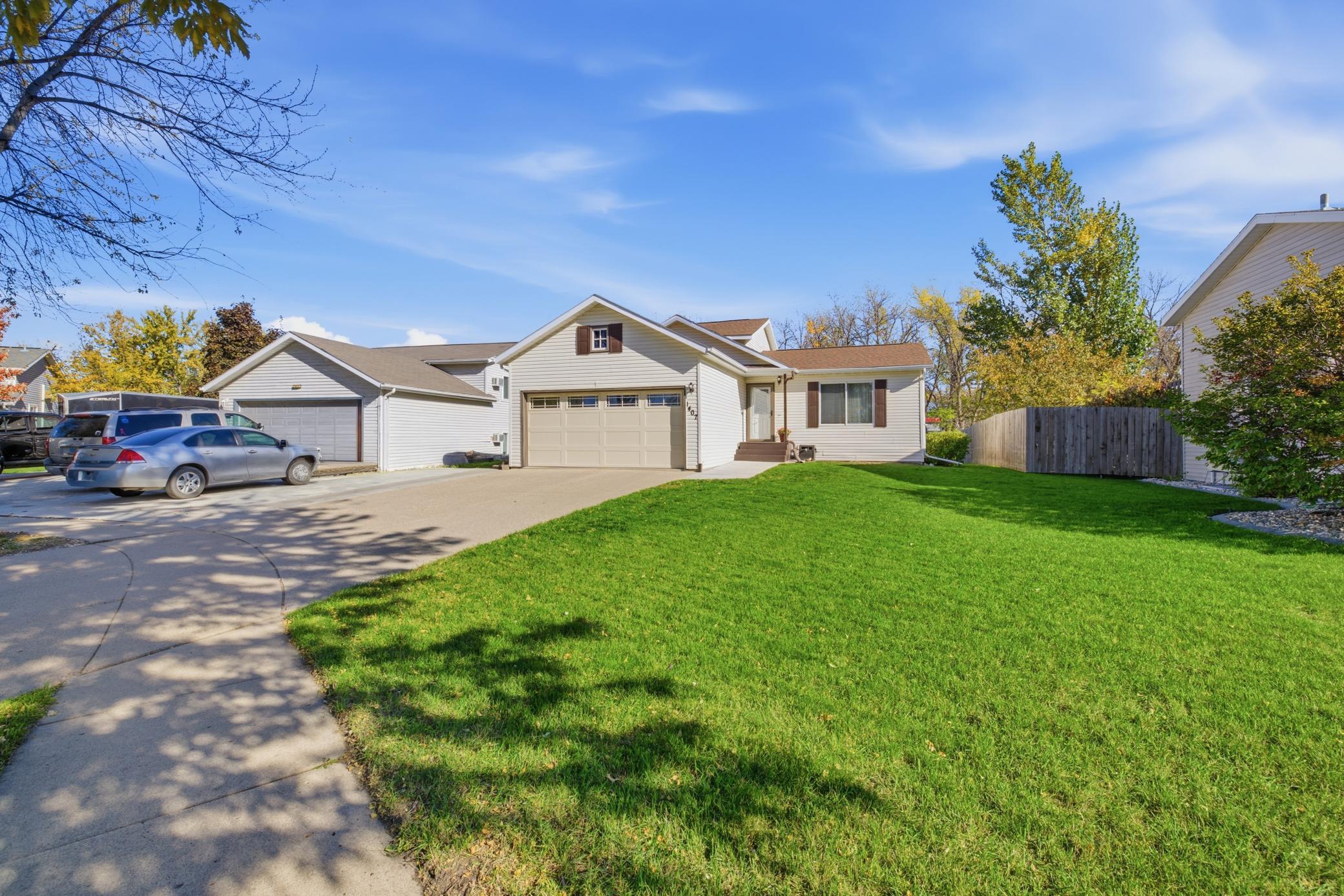 1993 single family home for sale at 1407 7th Street W in West Fargo, ND — 4 bed, 2 bath (photo 2 of 57)