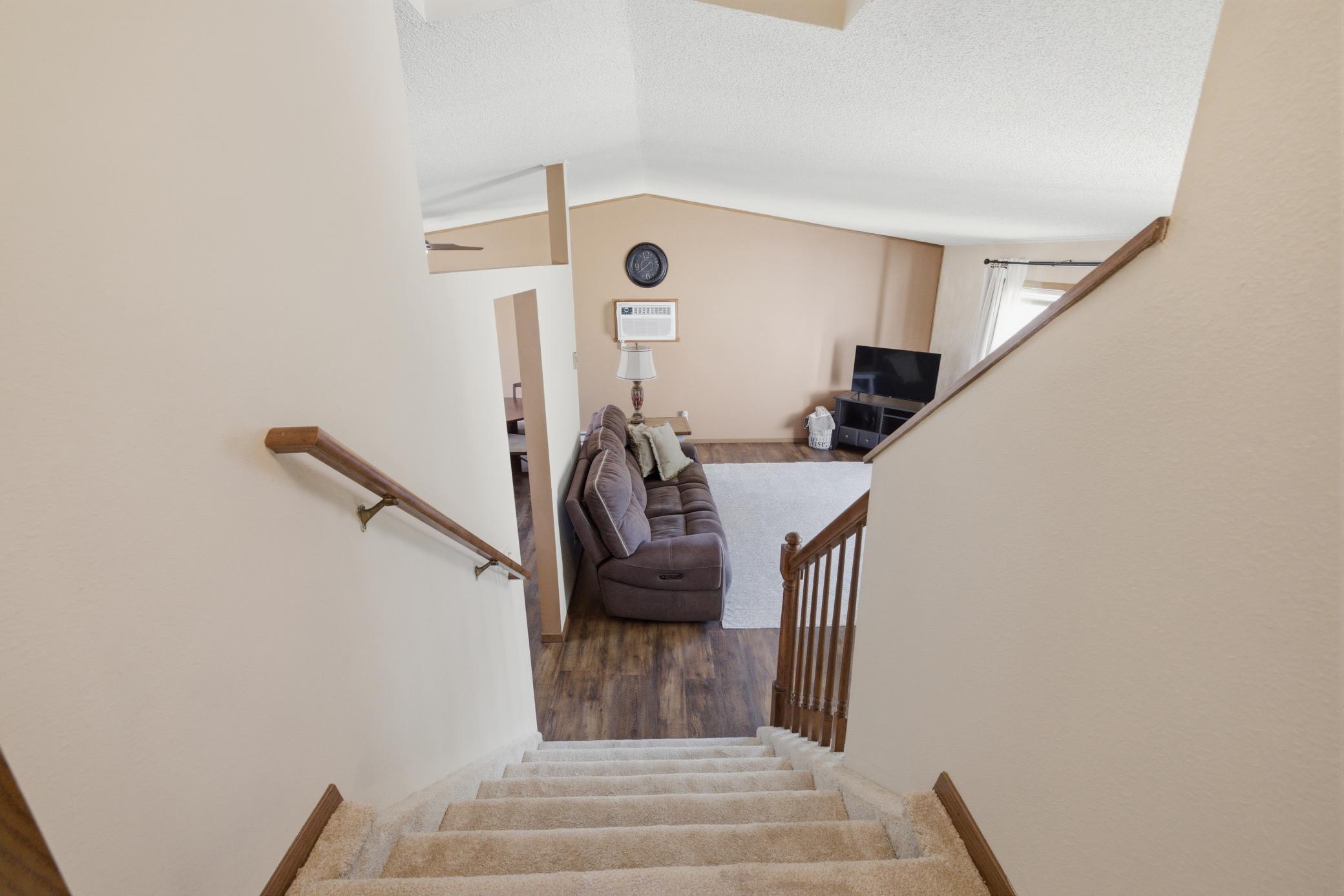 1993 single family home for sale at 1407 7th Street W in West Fargo, ND — 4 bed, 2 bath (photo 11 of 57)