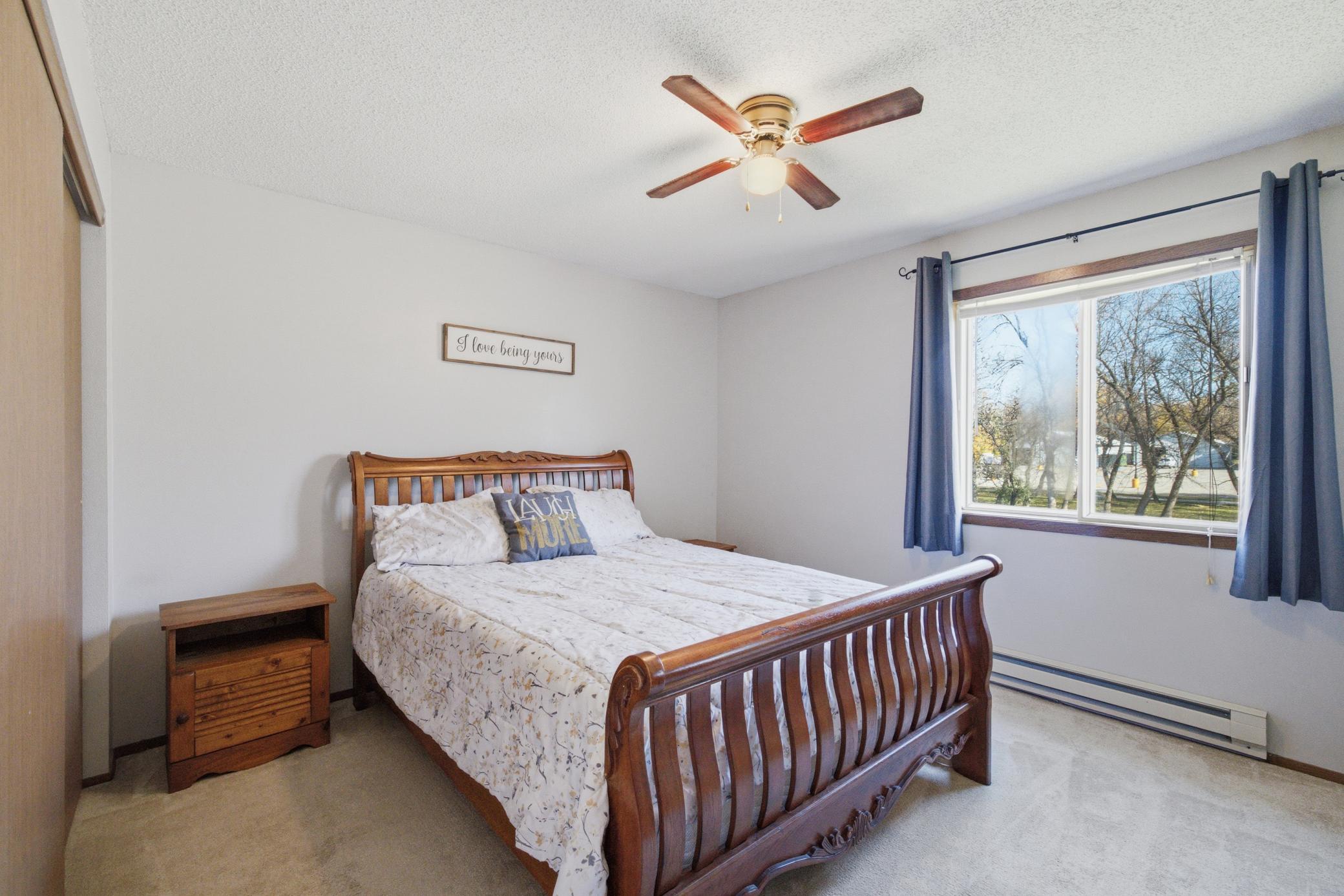 1993 single family home for sale at 1407 7th Street W in West Fargo, ND — 4 bed, 2 bath (photo 12 of 57)