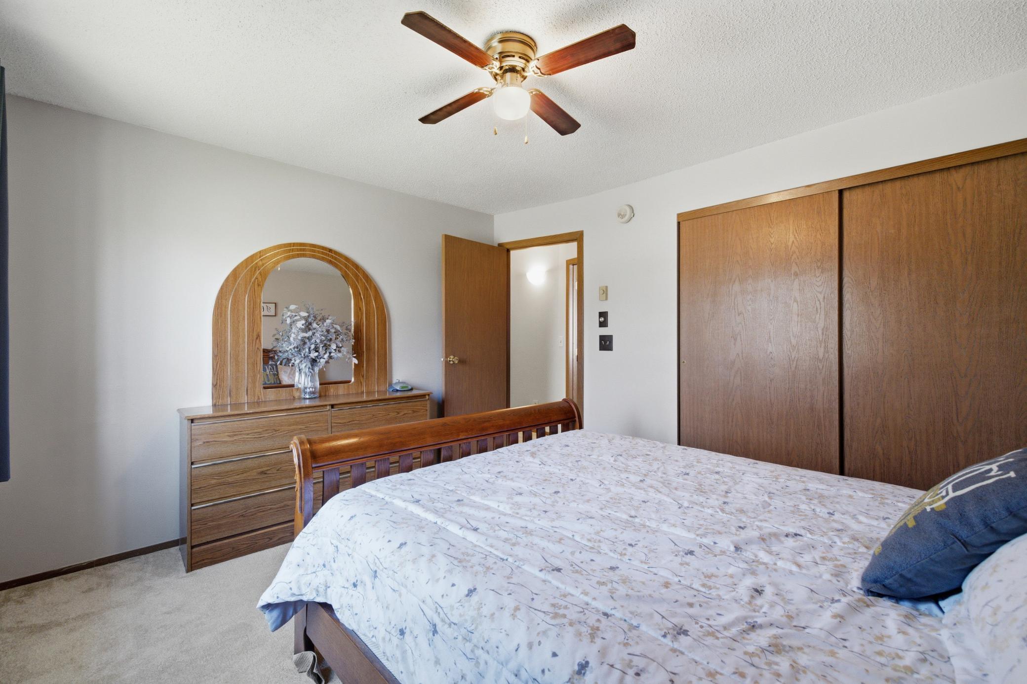 1993 single family home for sale at 1407 7th Street W in West Fargo, ND — 4 bed, 2 bath (photo 13 of 57)