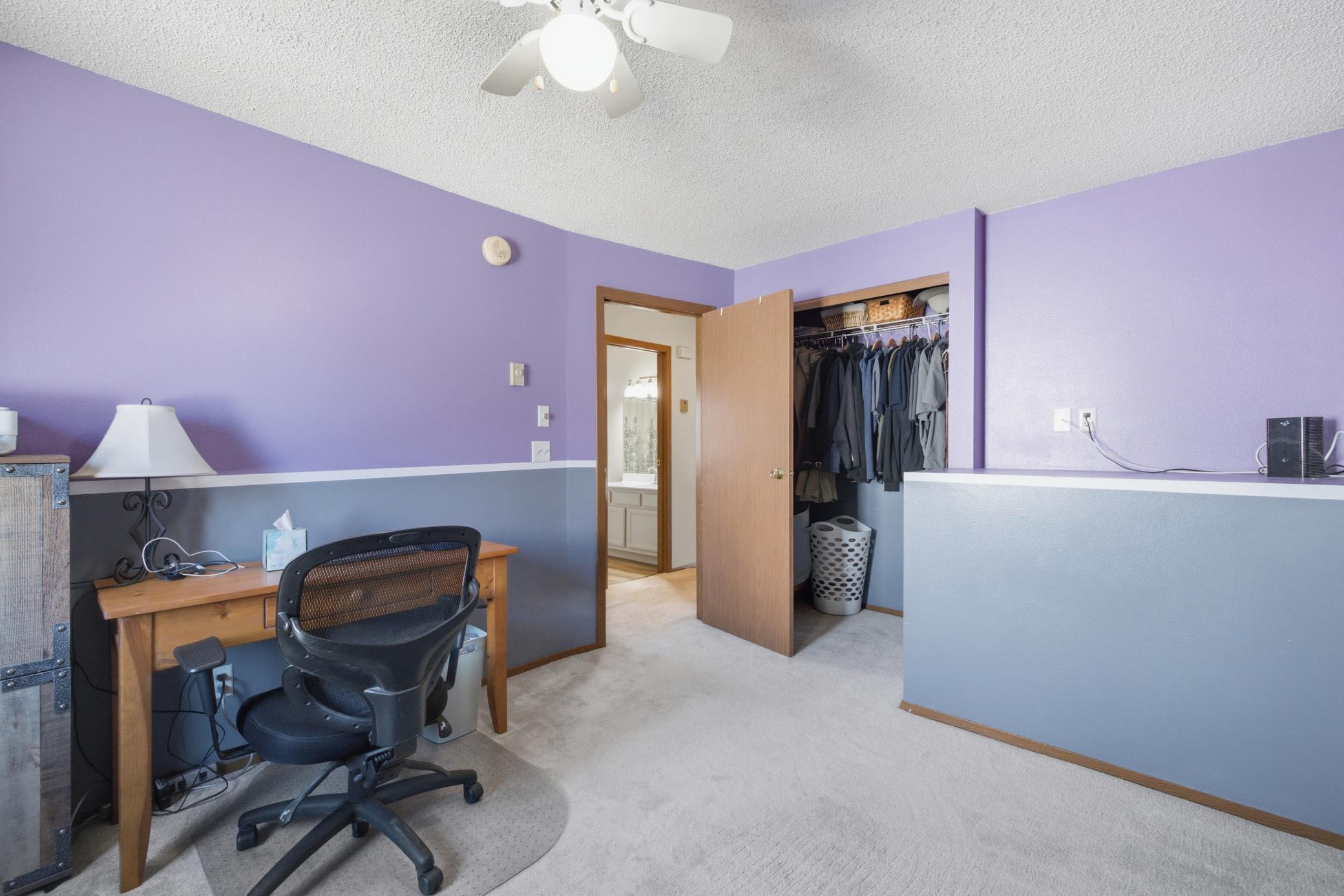 1993 single family home for sale at 1407 7th Street W in West Fargo, ND — 4 bed, 2 bath (photo 16 of 57)