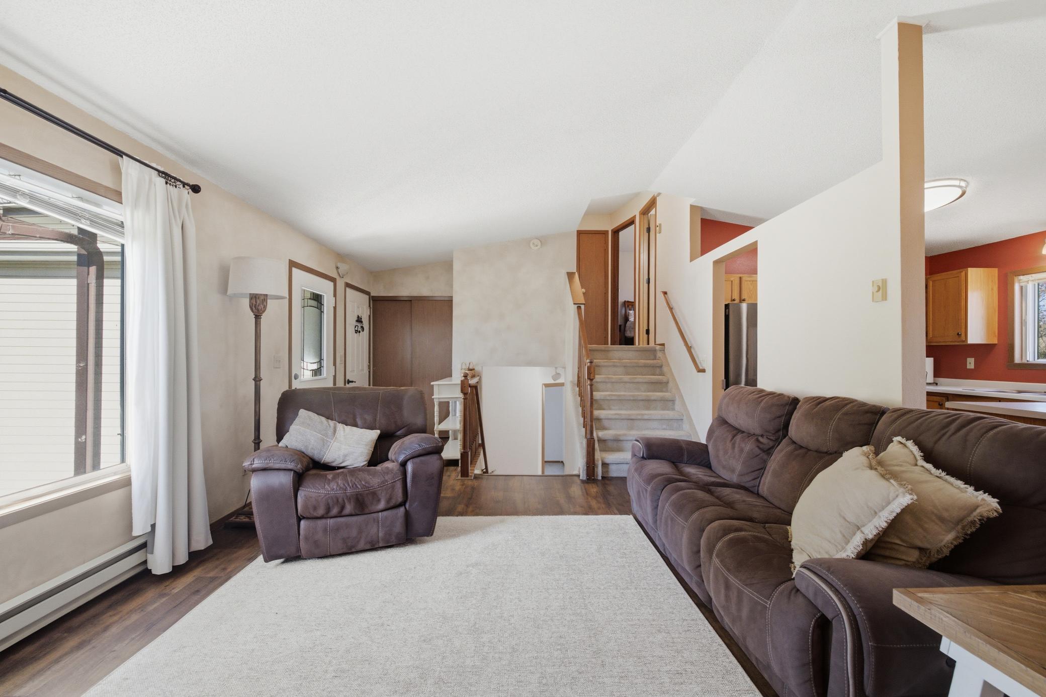 1993 single family home for sale at 1407 7th Street W in West Fargo, ND — 4 bed, 2 bath (photo 3 of 57)