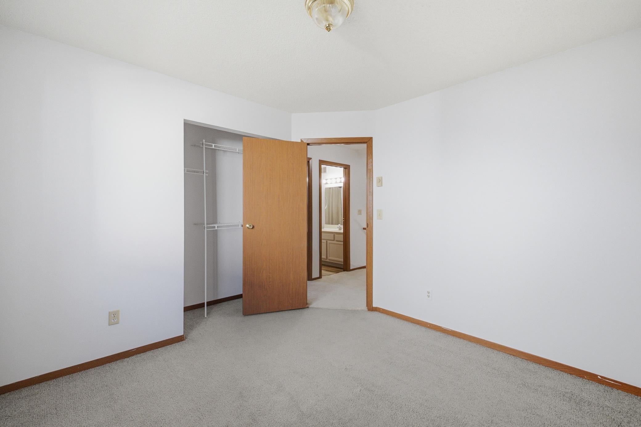 1993 single family home for sale at 1407 7th Street W in West Fargo, ND — 4 bed, 2 bath (photo 21 of 57)