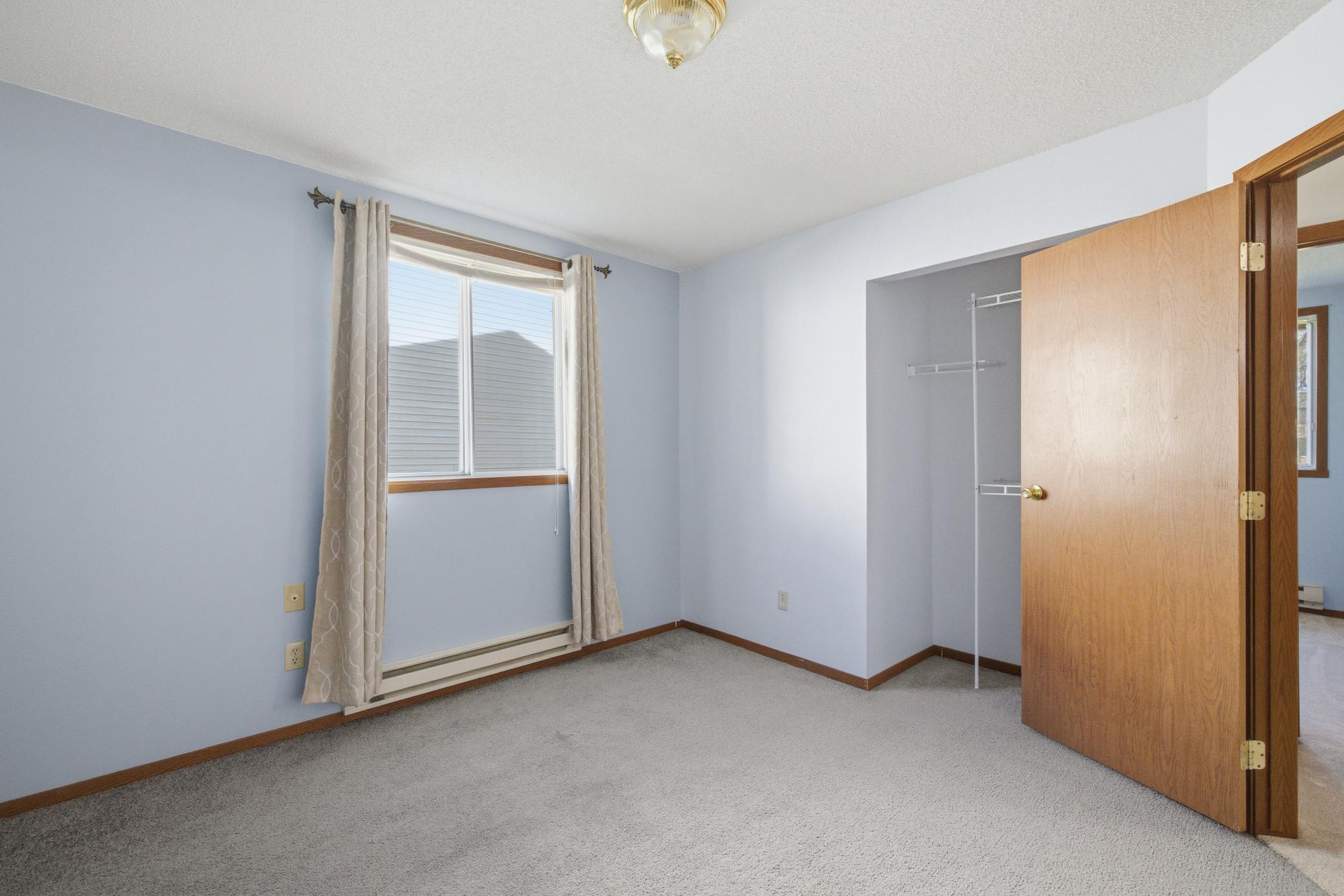 1993 single family home for sale at 1407 7th Street W in West Fargo, ND — 4 bed, 2 bath (photo 22 of 57)