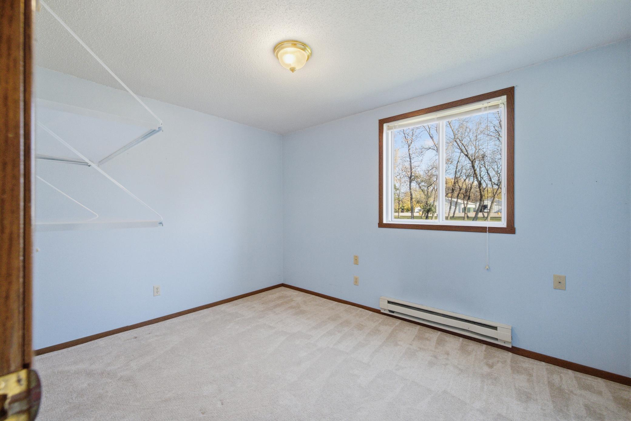 1993 single family home for sale at 1407 7th Street W in West Fargo, ND — 4 bed, 2 bath (photo 25 of 57)