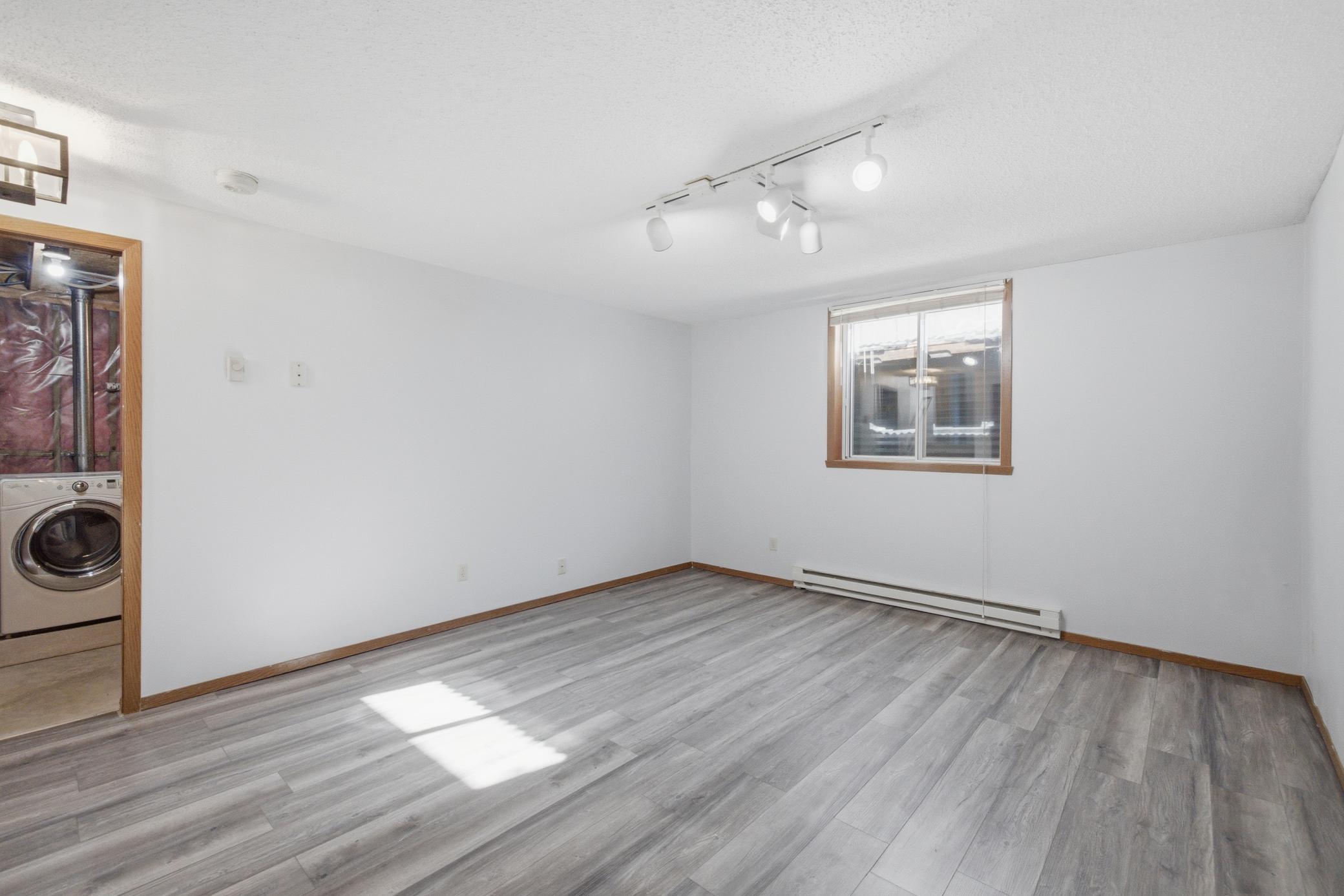 1993 single family home for sale at 1407 7th Street W in West Fargo, ND — 4 bed, 2 bath (photo 29 of 57)