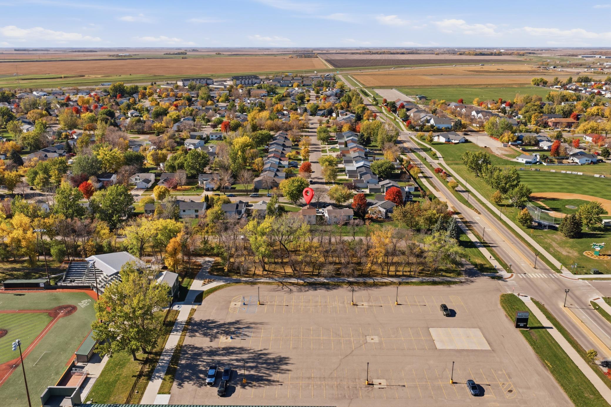 1993 single family home for sale at 1407 7th Street W in West Fargo, ND — 4 bed, 2 bath (photo 49 of 57)