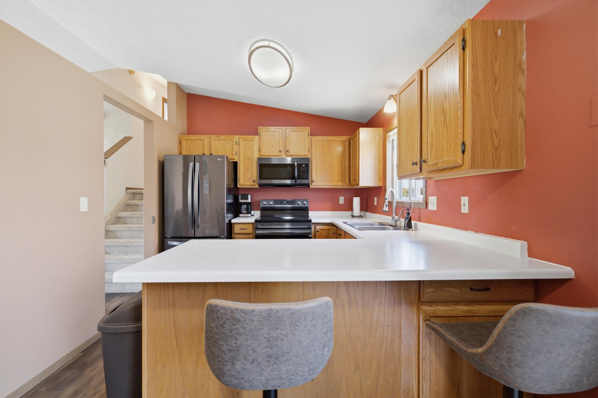 1993 single family home for sale at 1407 7th Street W in West Fargo, ND — 4 bed, 2 bath (photo 7 of 57)