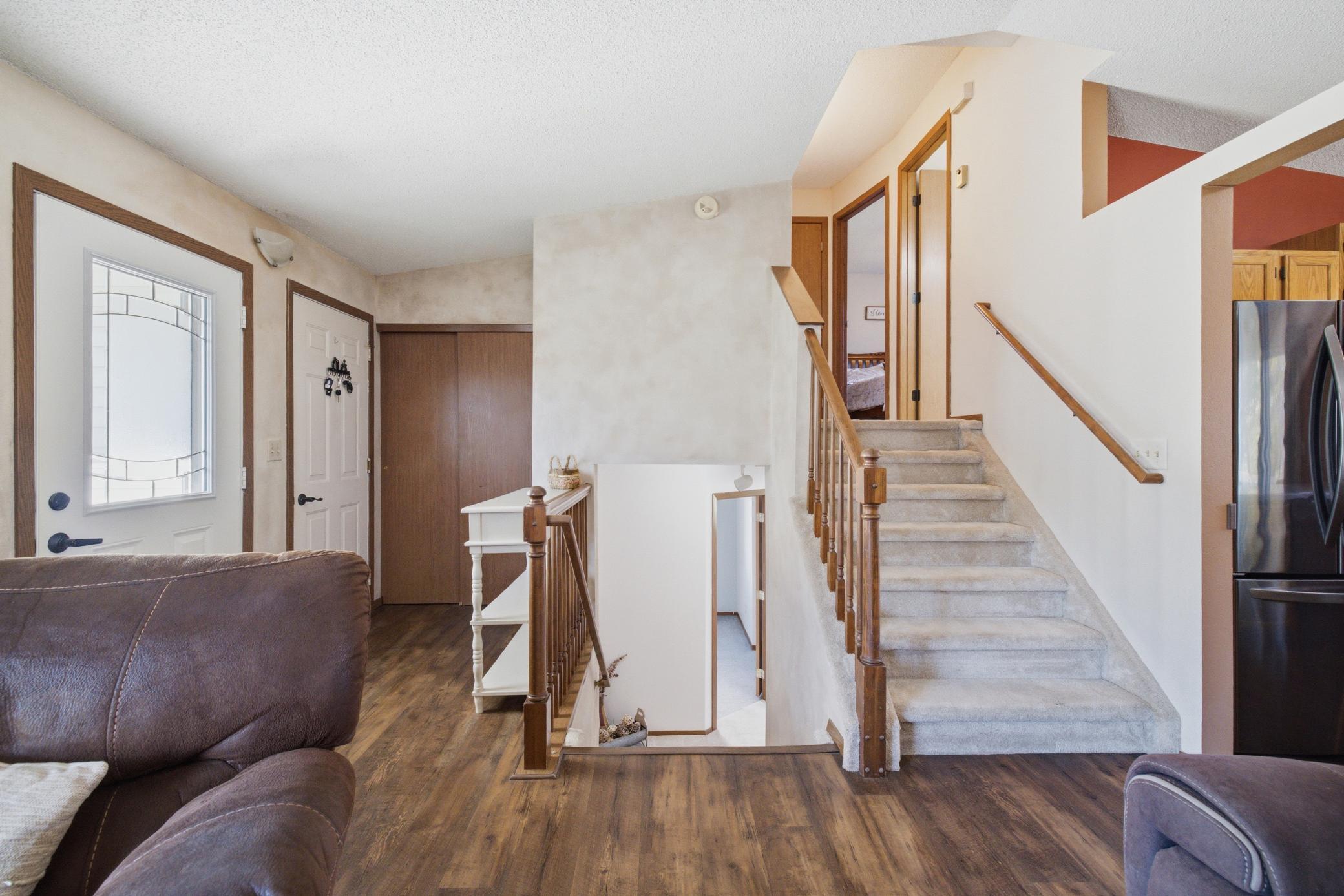 1993 single family home for sale at 1407 7th Street W in West Fargo, ND — 4 bed, 2 bath (photo 10 of 57)