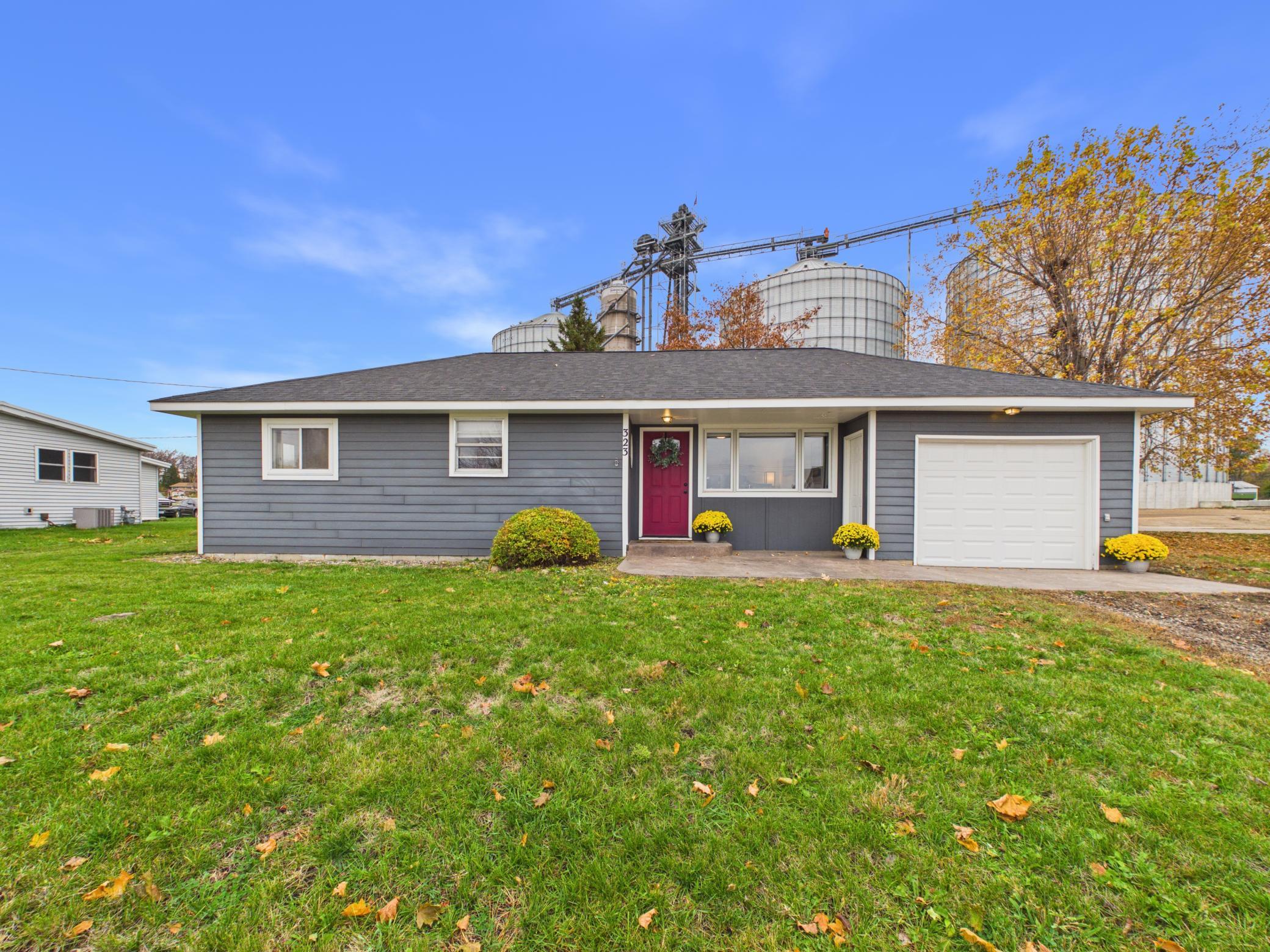 1958 single family home for sale at 323 Main Street E in Eagle Bend, MN — 2 bed, 1 bath