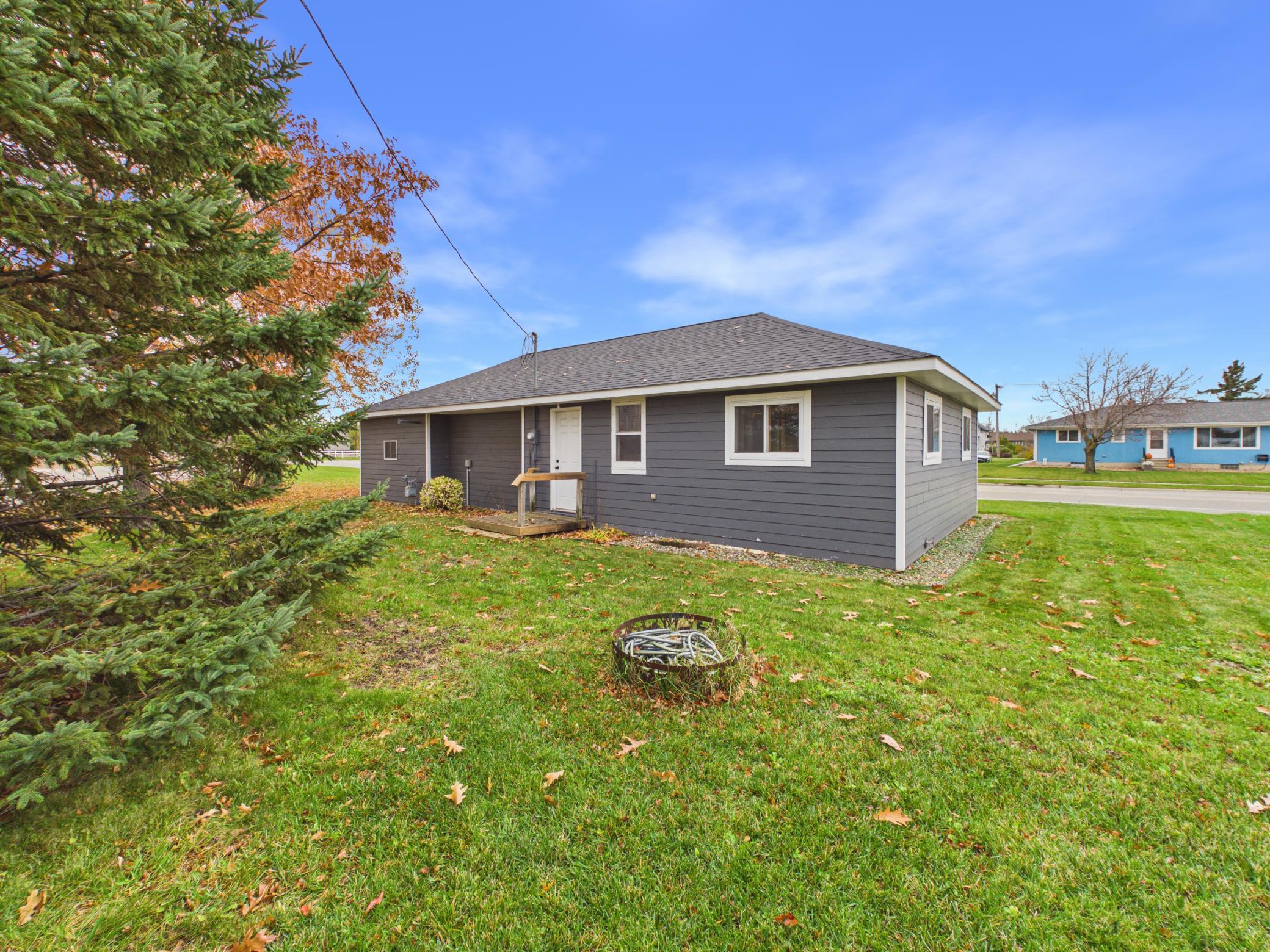 1958 single family home for sale at 323 Main Street E in Eagle Bend, MN — 2 bed, 1 bath (photo 17 of 20)