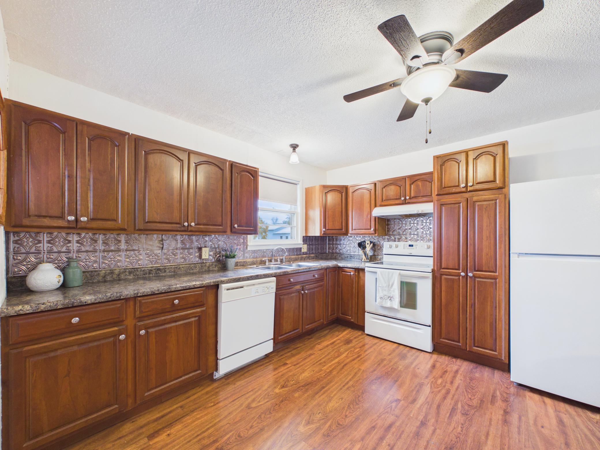 1958 single family home for sale at 323 Main Street E in Eagle Bend, MN — 2 bed, 1 bath (photo 7 of 20)