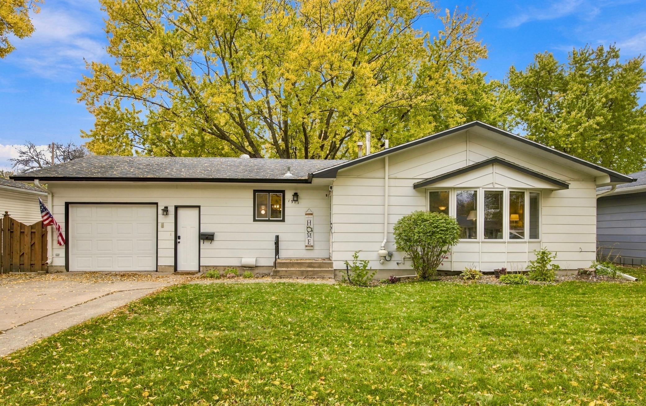 1969 single family home for sale at 1911 18th Street S in Moorhead, MN — 3 bed, 2 bath