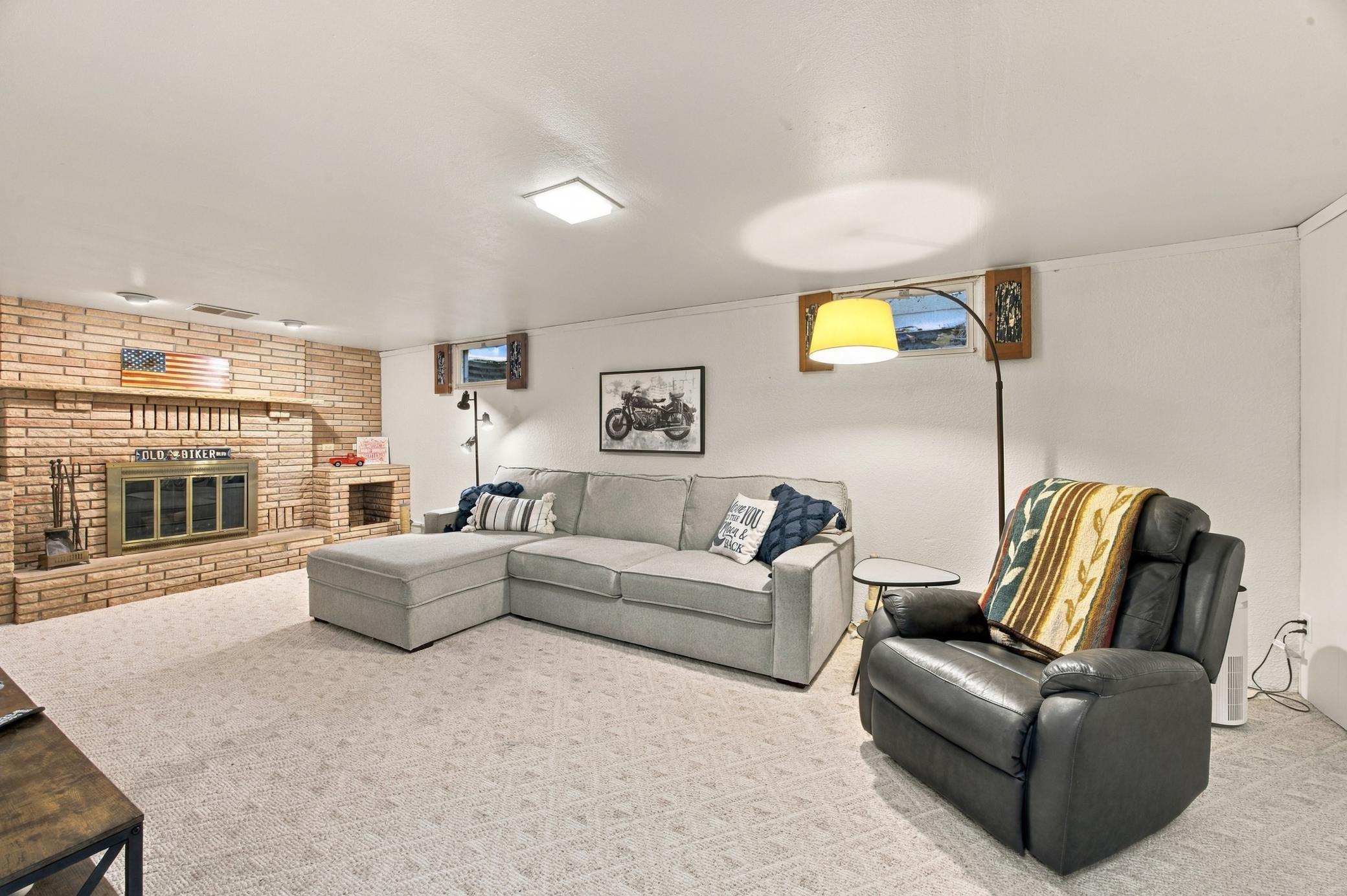 1969 single family home for sale at 1911 18th Street S in Moorhead, MN — 3 bed, 2 bath (photo 12 of 31)