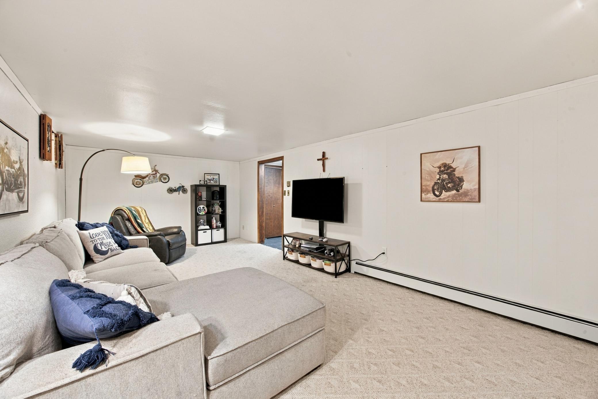 1969 single family home for sale at 1911 18th Street S in Moorhead, MN — 3 bed, 2 bath (photo 13 of 31)