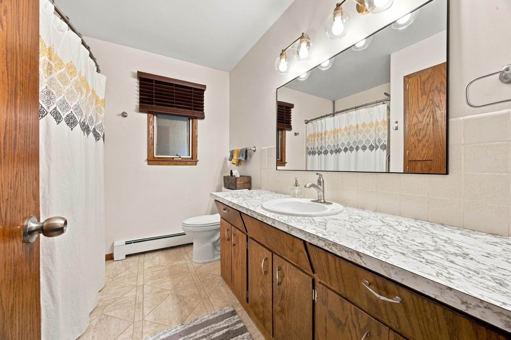 1969 single family home for sale at 1911 18th Street S in Moorhead, MN — 3 bed, 2 bath (photo 17 of 31)