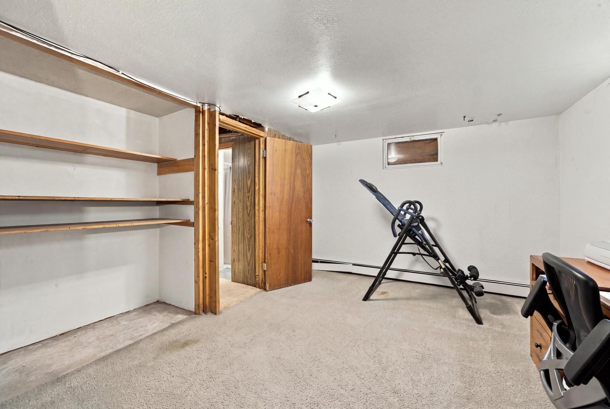 1969 single family home for sale at 1911 18th Street S in Moorhead, MN — 3 bed, 2 bath (photo 19 of 31)