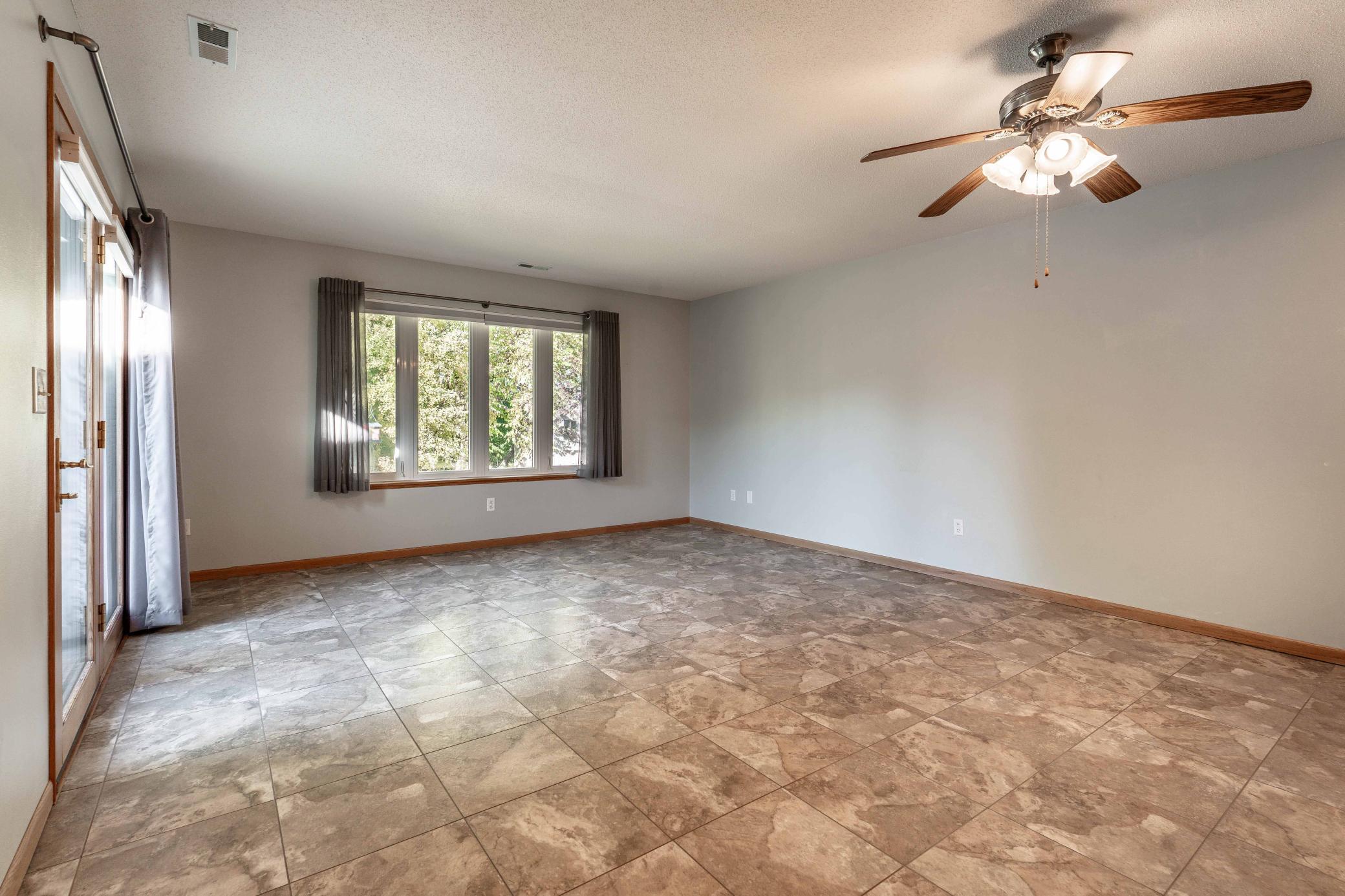 2000 townhouse for sale at 1961 Oakwood View in Fergus Falls, MN — 2 bed, 3 bath (photo 13 of 64)