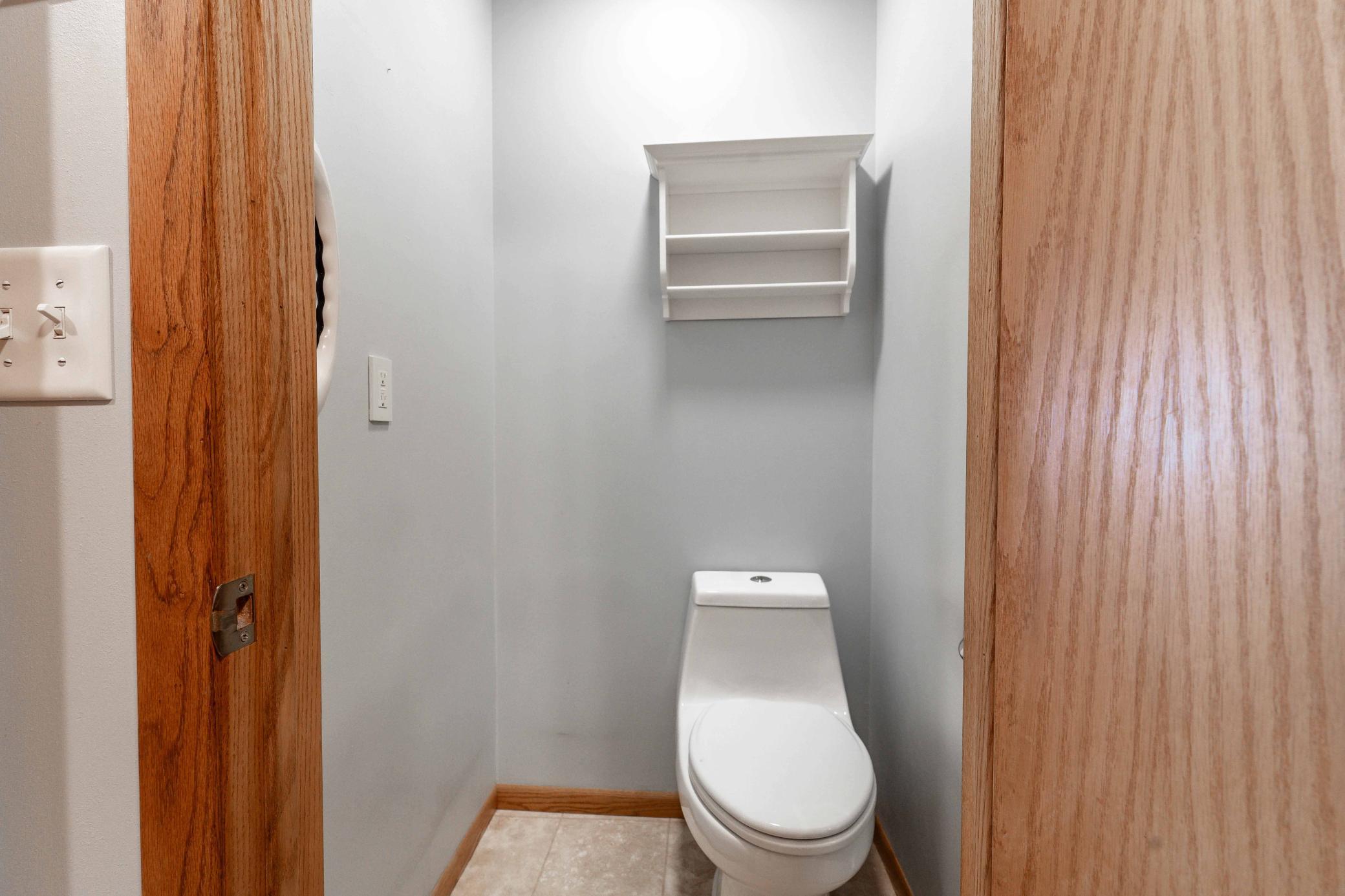 2000 townhouse for sale at 1961 Oakwood View in Fergus Falls, MN — 2 bed, 3 bath (photo 26 of 64)