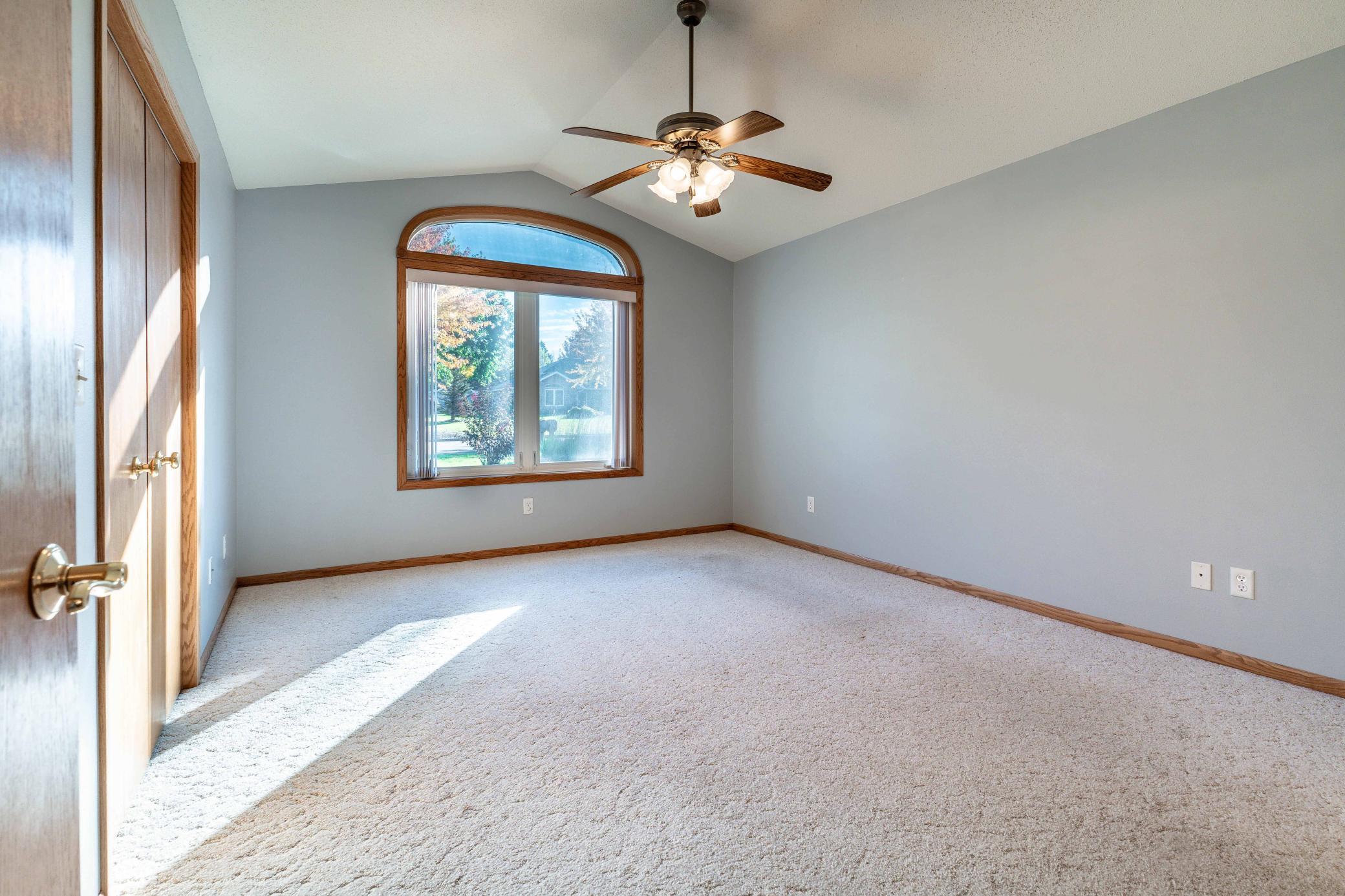 2000 townhouse for sale at 1961 Oakwood View in Fergus Falls, MN — 2 bed, 3 bath (photo 27 of 64)