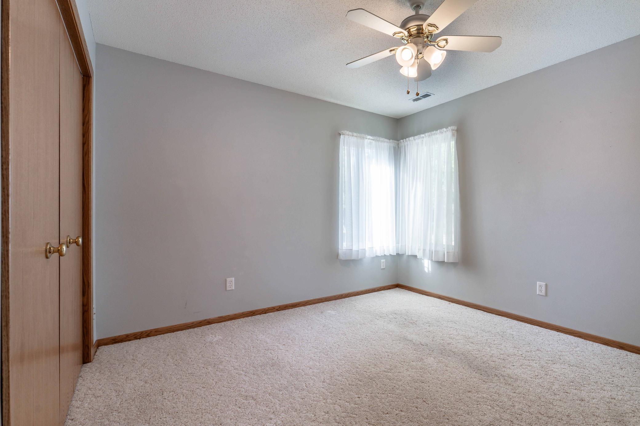 2000 townhouse for sale at 1961 Oakwood View in Fergus Falls, MN — 2 bed, 3 bath (photo 32 of 64)
