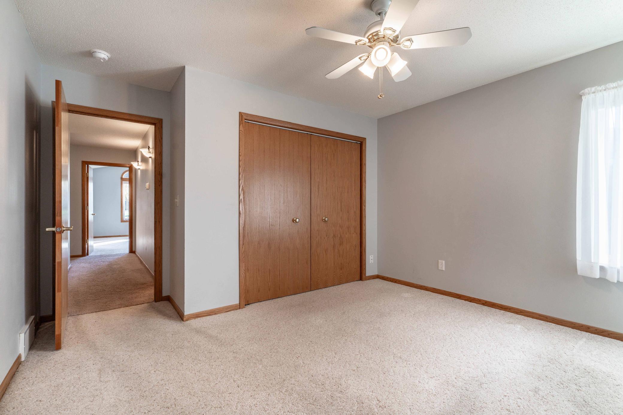 2000 townhouse for sale at 1961 Oakwood View in Fergus Falls, MN — 2 bed, 3 bath (photo 33 of 64)