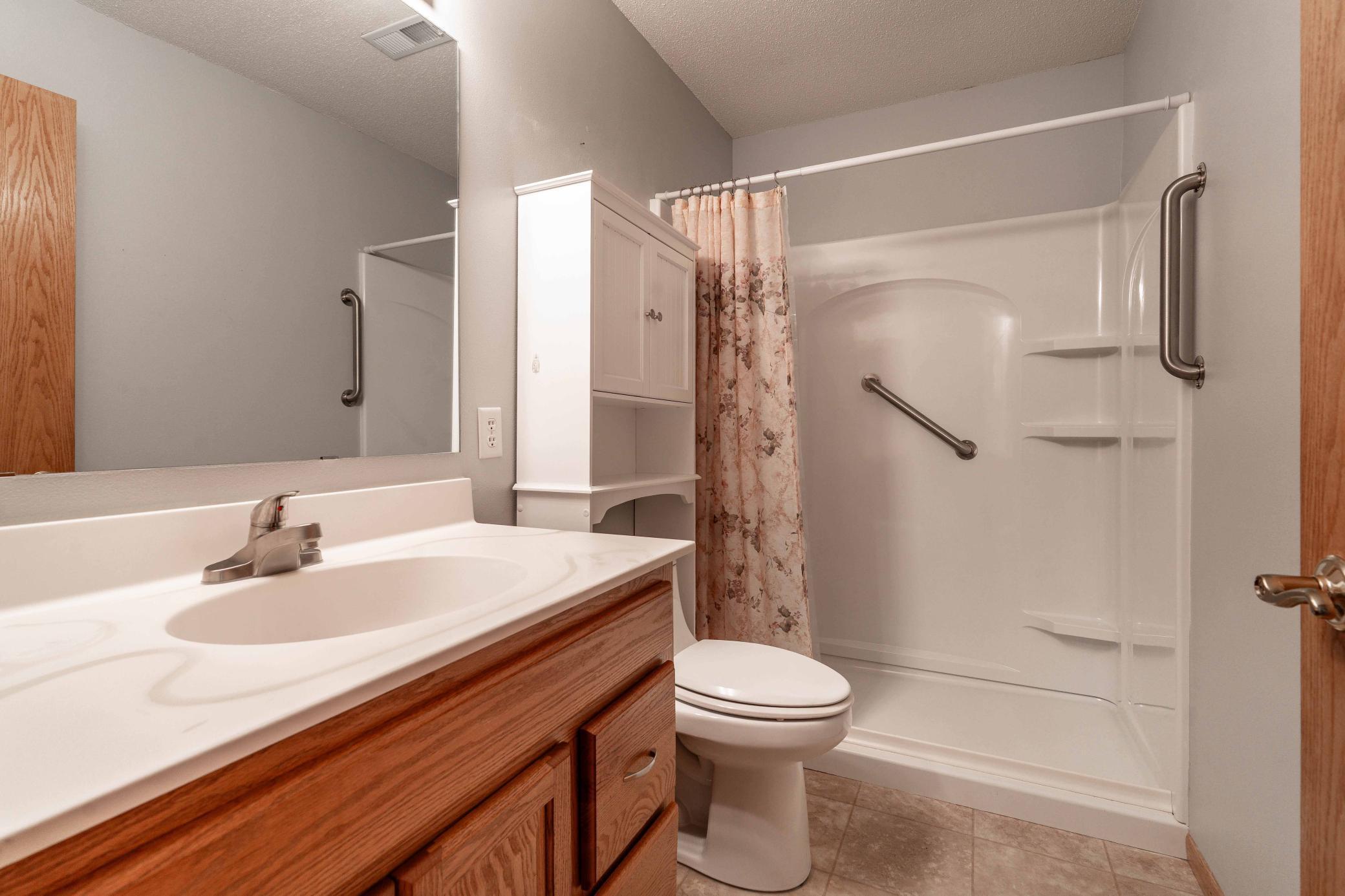 2000 townhouse for sale at 1961 Oakwood View in Fergus Falls, MN — 2 bed, 3 bath (photo 34 of 64)