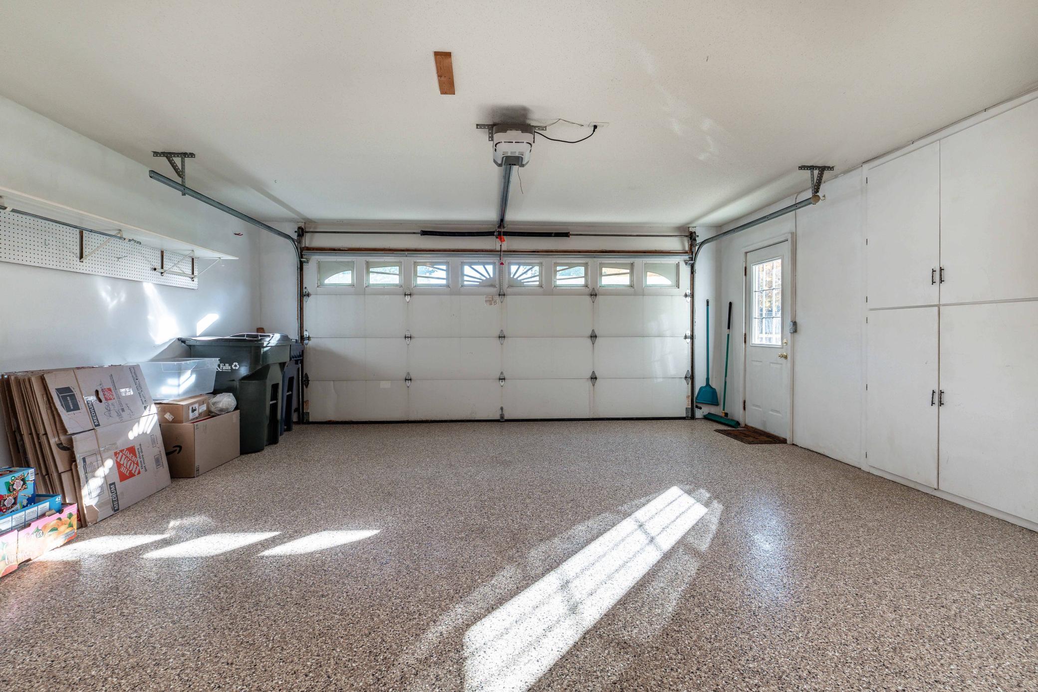 2000 townhouse for sale at 1961 Oakwood View in Fergus Falls, MN — 2 bed, 3 bath (photo 35 of 64)