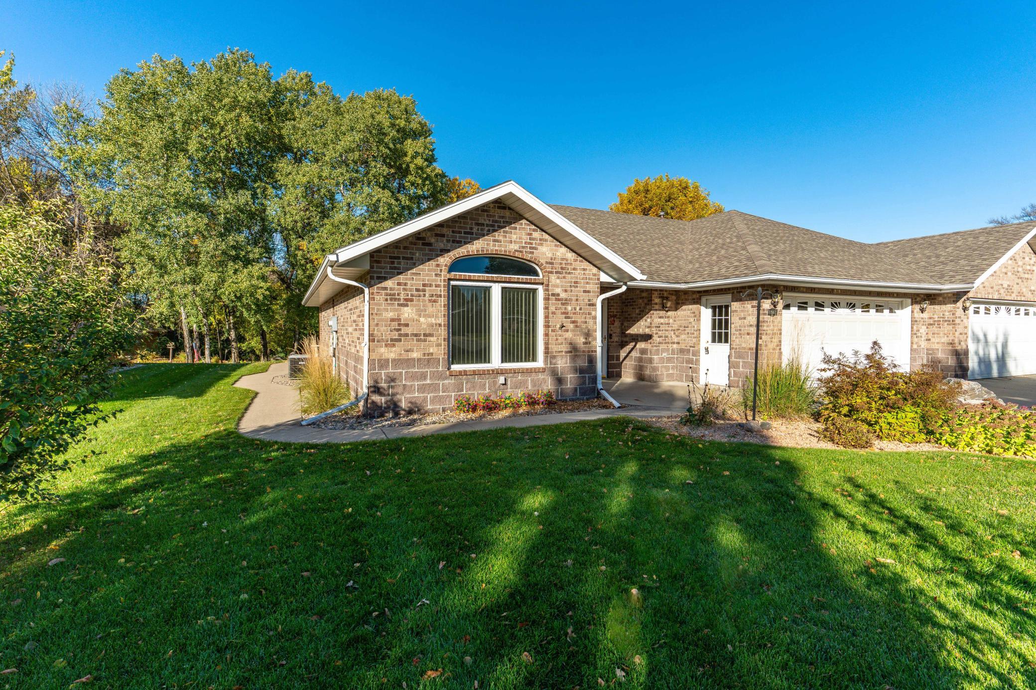 2000 townhouse for sale at 1961 Oakwood View in Fergus Falls, MN — 2 bed, 3 bath (photo 39 of 64)
