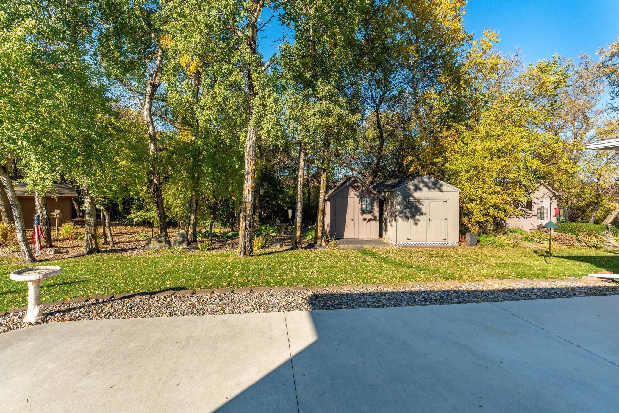2000 townhouse for sale at 1961 Oakwood View in Fergus Falls, MN — 2 bed, 3 bath (photo 44 of 64)
