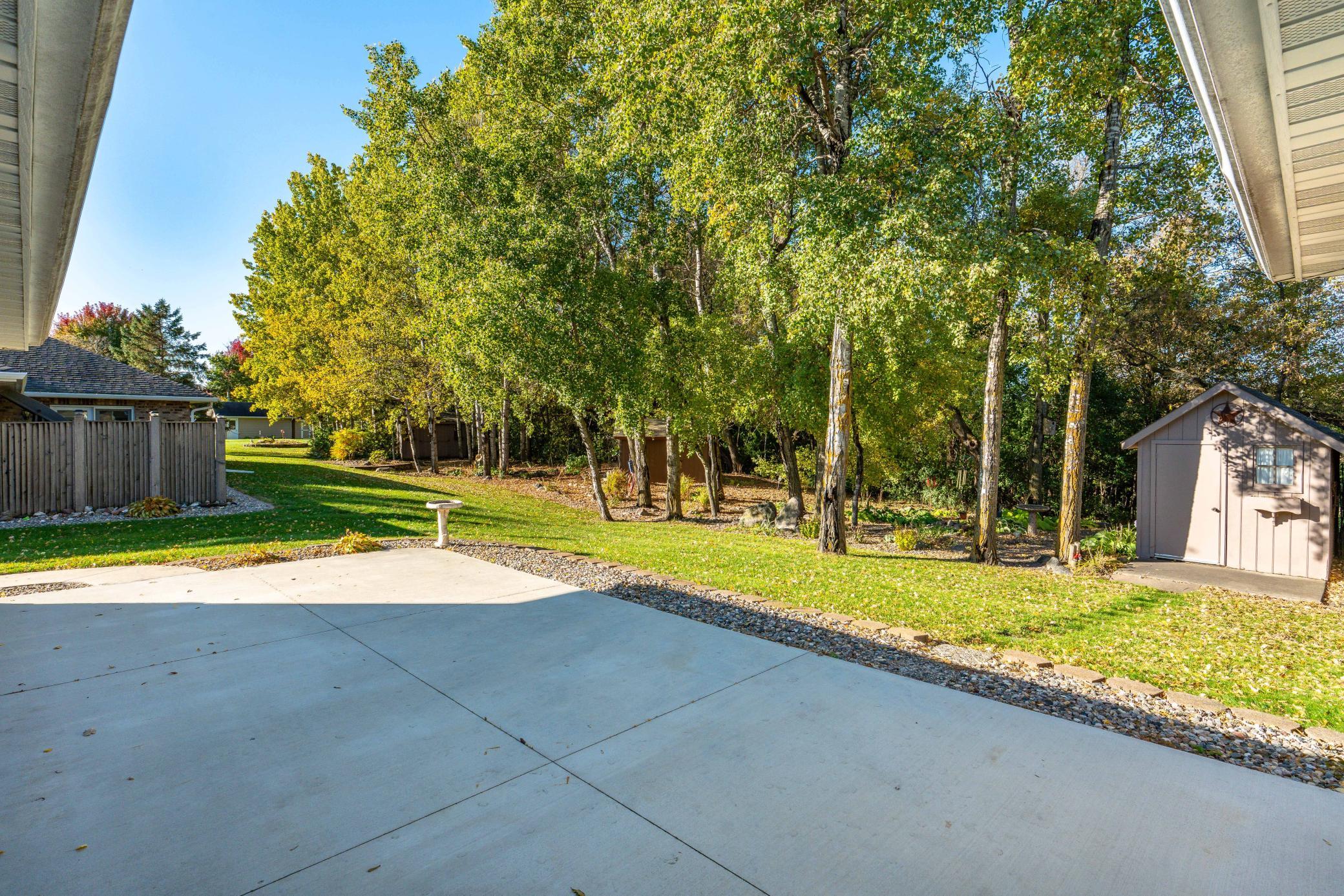 2000 townhouse for sale at 1961 Oakwood View in Fergus Falls, MN — 2 bed, 3 bath (photo 45 of 64)