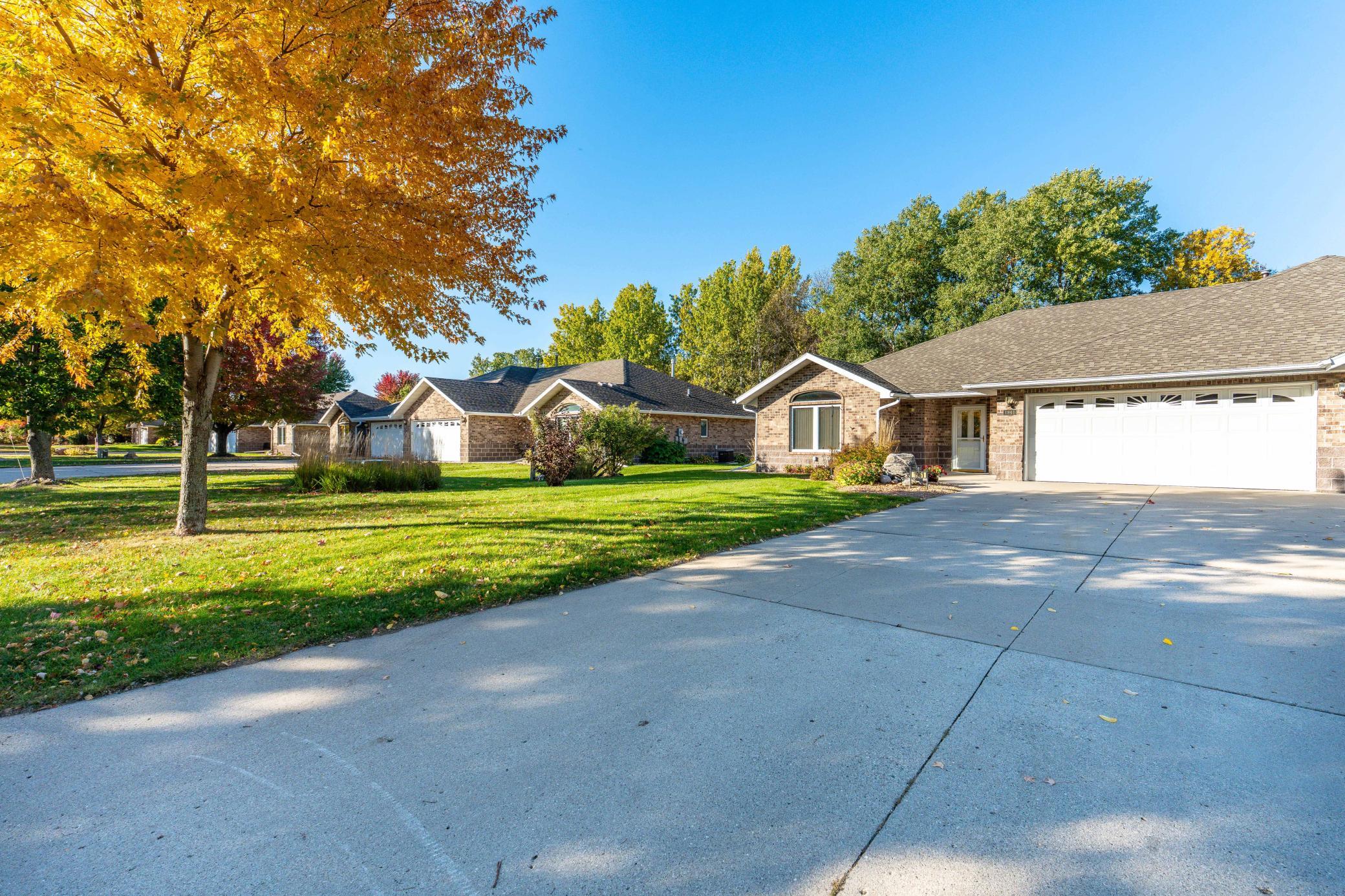 2000 townhouse for sale at 1961 Oakwood View in Fergus Falls, MN — 2 bed, 3 bath (photo 63 of 64)