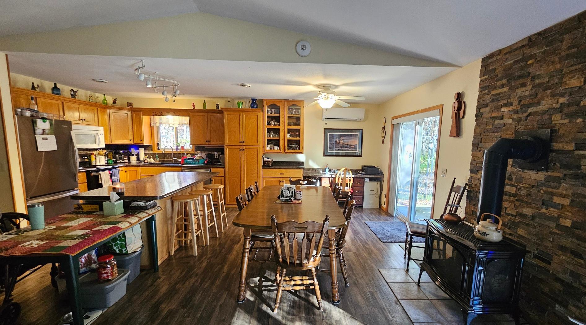 1997 single family home for sale at 10284 Saint Mathias Road in Brainerd, MN — 3 bed, 3 bath (photo 3 of 12)