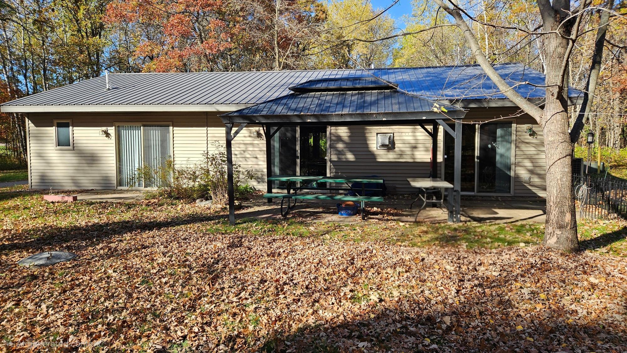 1997 single family home for sale at 10284 Saint Mathias Road in Brainerd, MN — 3 bed, 3 bath (photo 5 of 12)