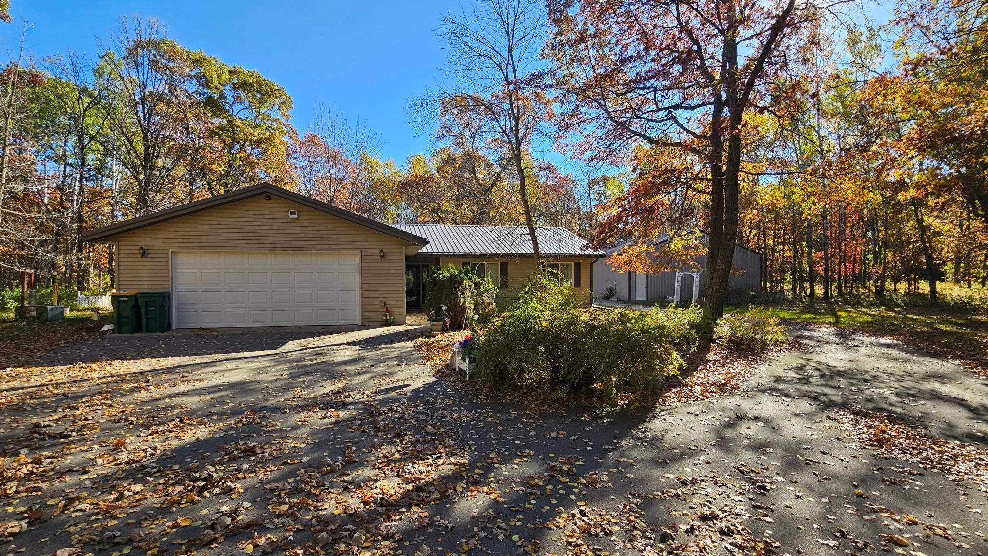1997 single family home for sale at 10284 Saint Mathias Road in Brainerd, MN — 3 bed, 3 bath (photo 6 of 12)