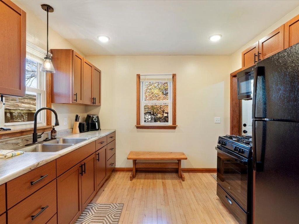 1950 single family home for sale at 21 1st Street SE in Crosby, MN — 3 bed, 1 bath (photo 3 of 27)