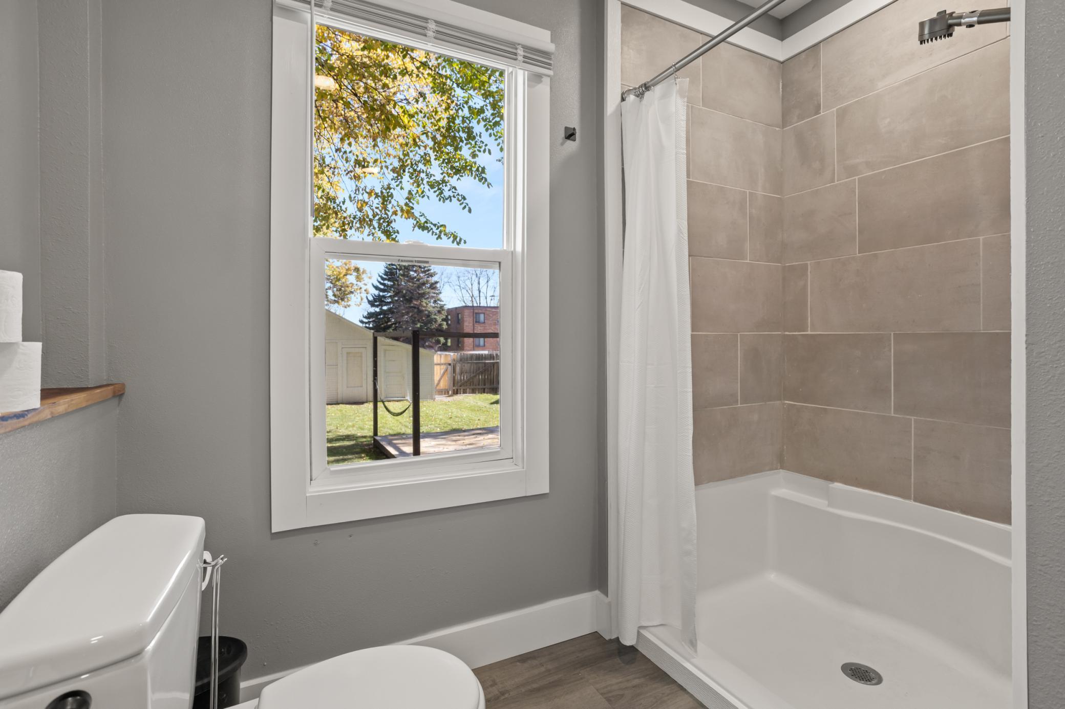 1920 single family home for sale at 915 1st Street N in Fargo, ND — 3 bed, 2 bath (photo 14 of 48)