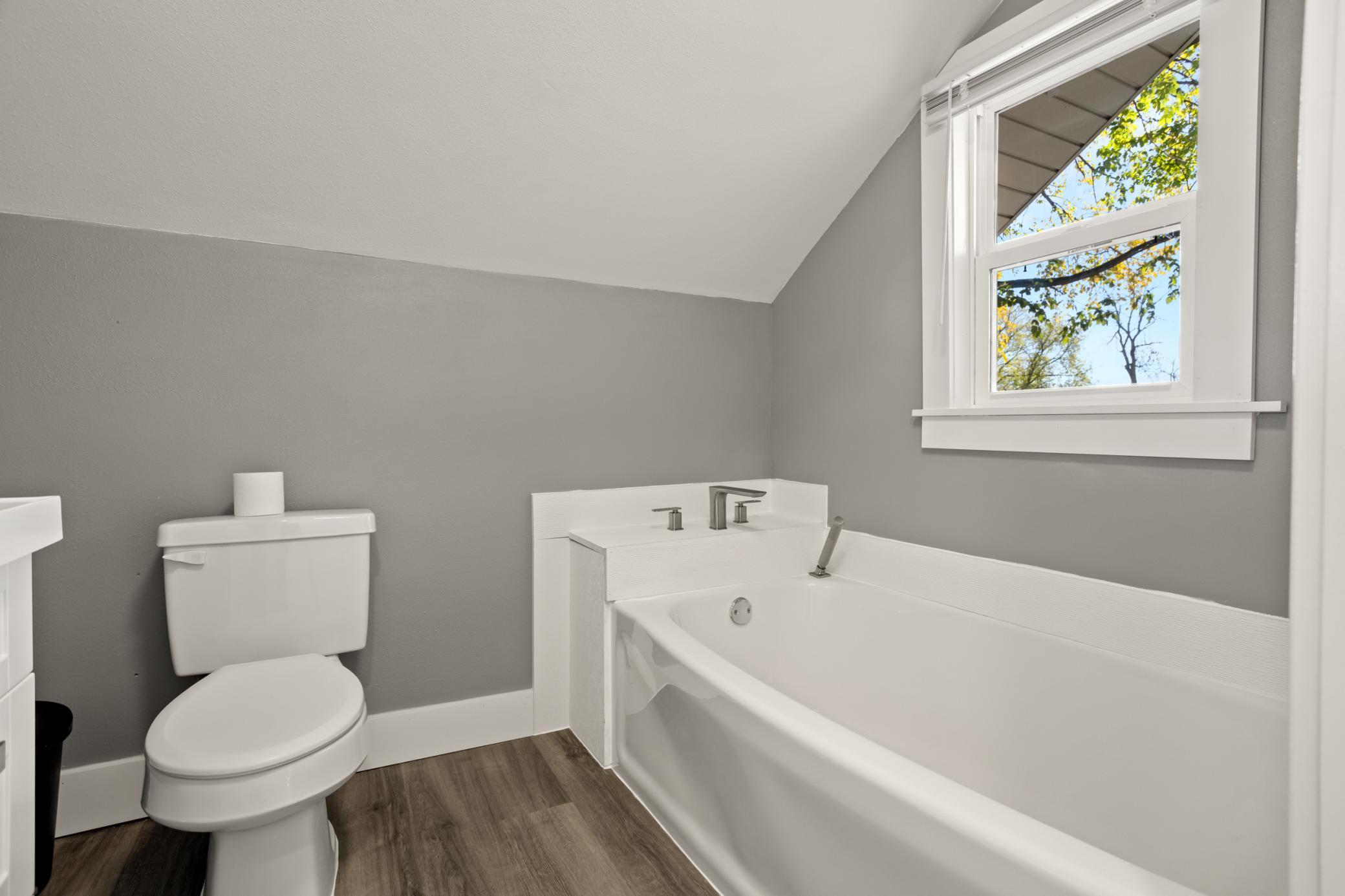 1920 single family home for sale at 915 1st Street N in Fargo, ND — 3 bed, 2 bath (photo 28 of 48)