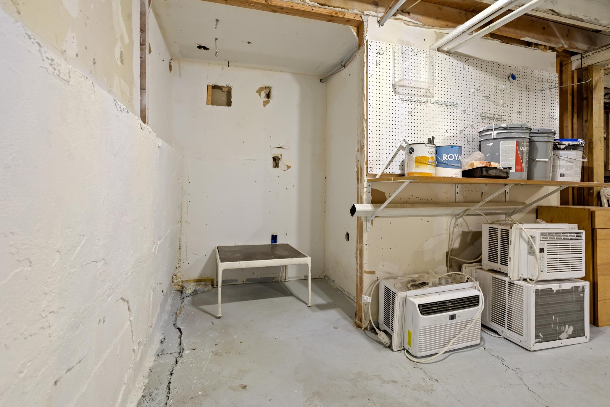 1920 single family home for sale at 915 1st Street N in Fargo, ND — 3 bed, 2 bath (photo 36 of 48)