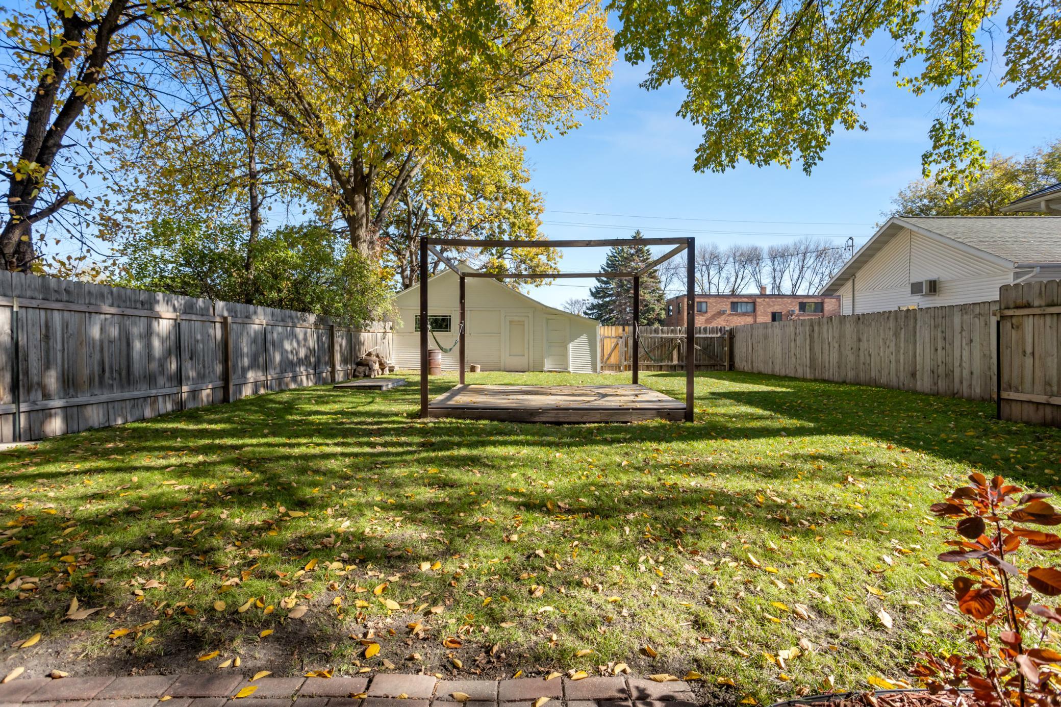 1920 single family home for sale at 915 1st Street N in Fargo, ND — 3 bed, 2 bath (photo 37 of 48)