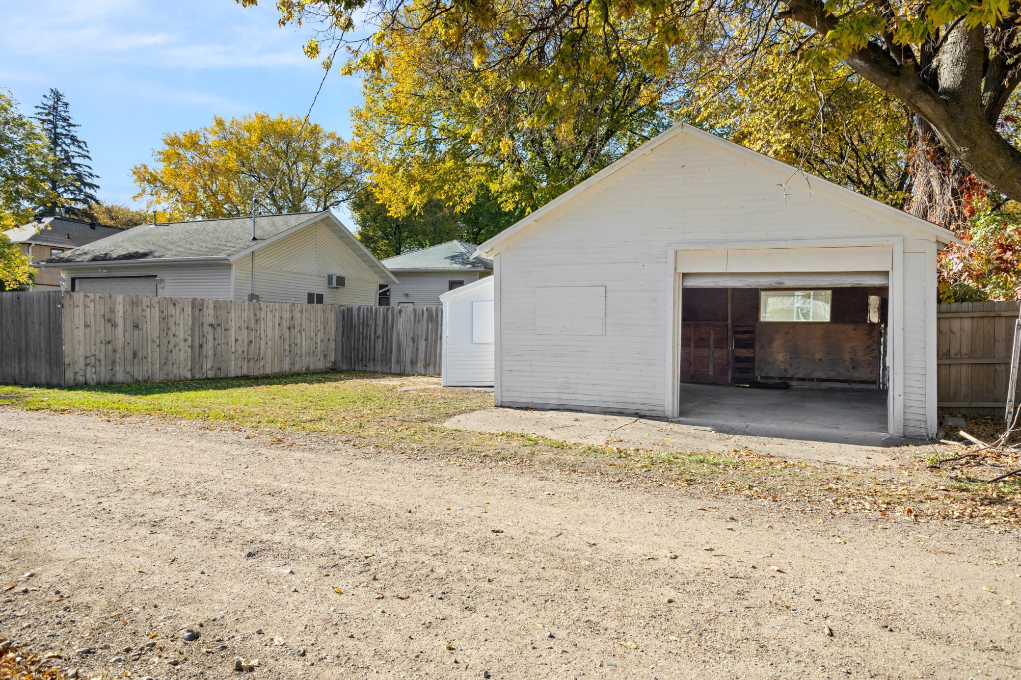 1920 single family home for sale at 915 1st Street N in Fargo, ND — 3 bed, 2 bath (photo 41 of 48)